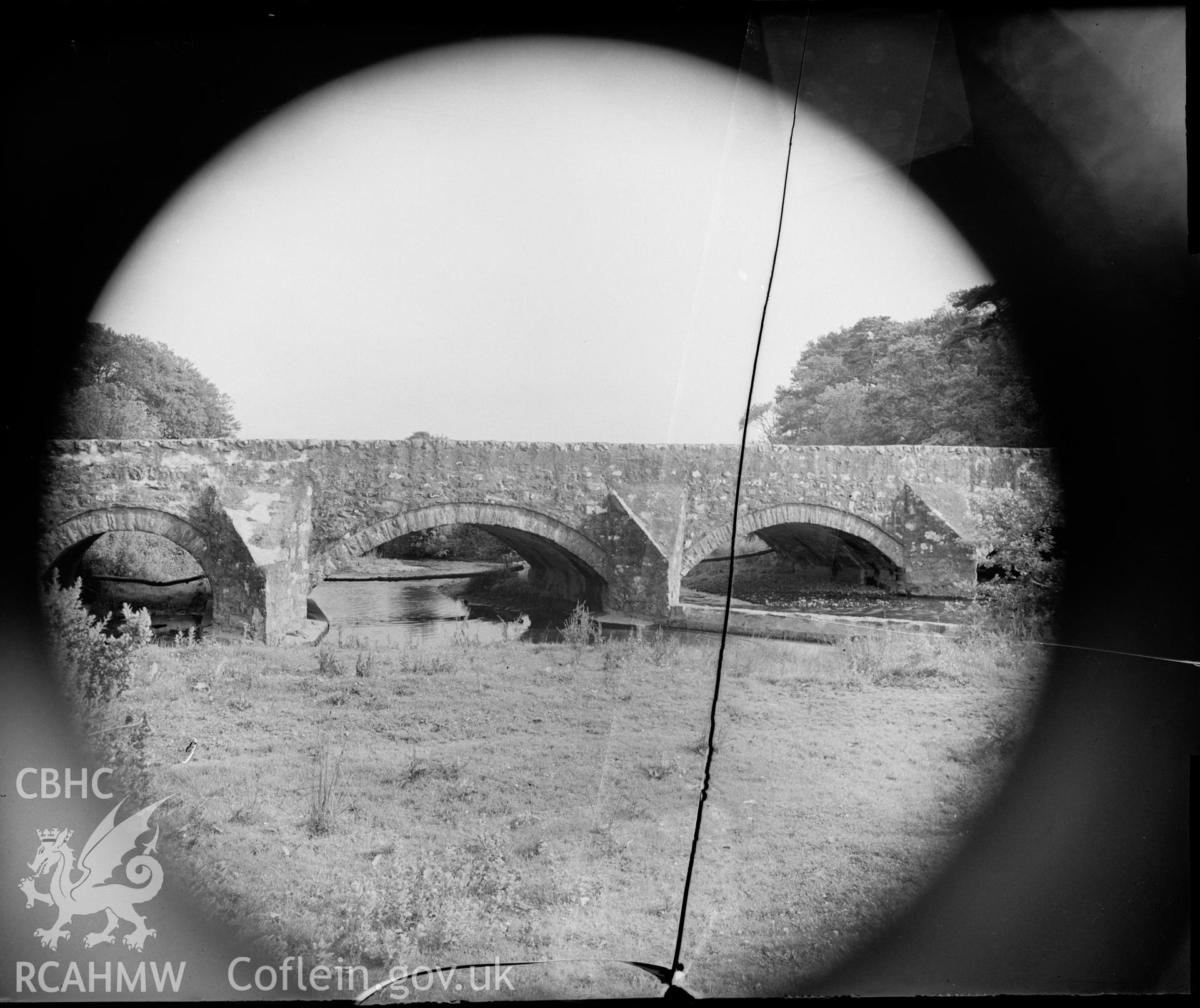 General view of the bridge.