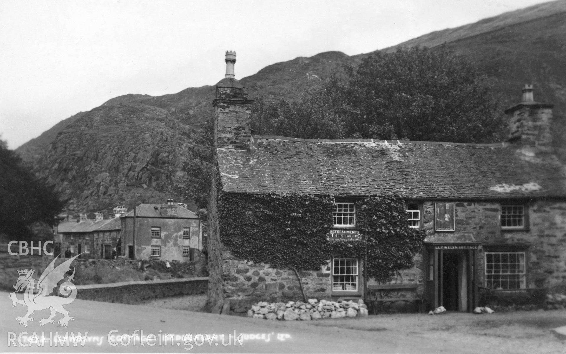 Black and white postcard showing Ty Isaf, Beddgelert