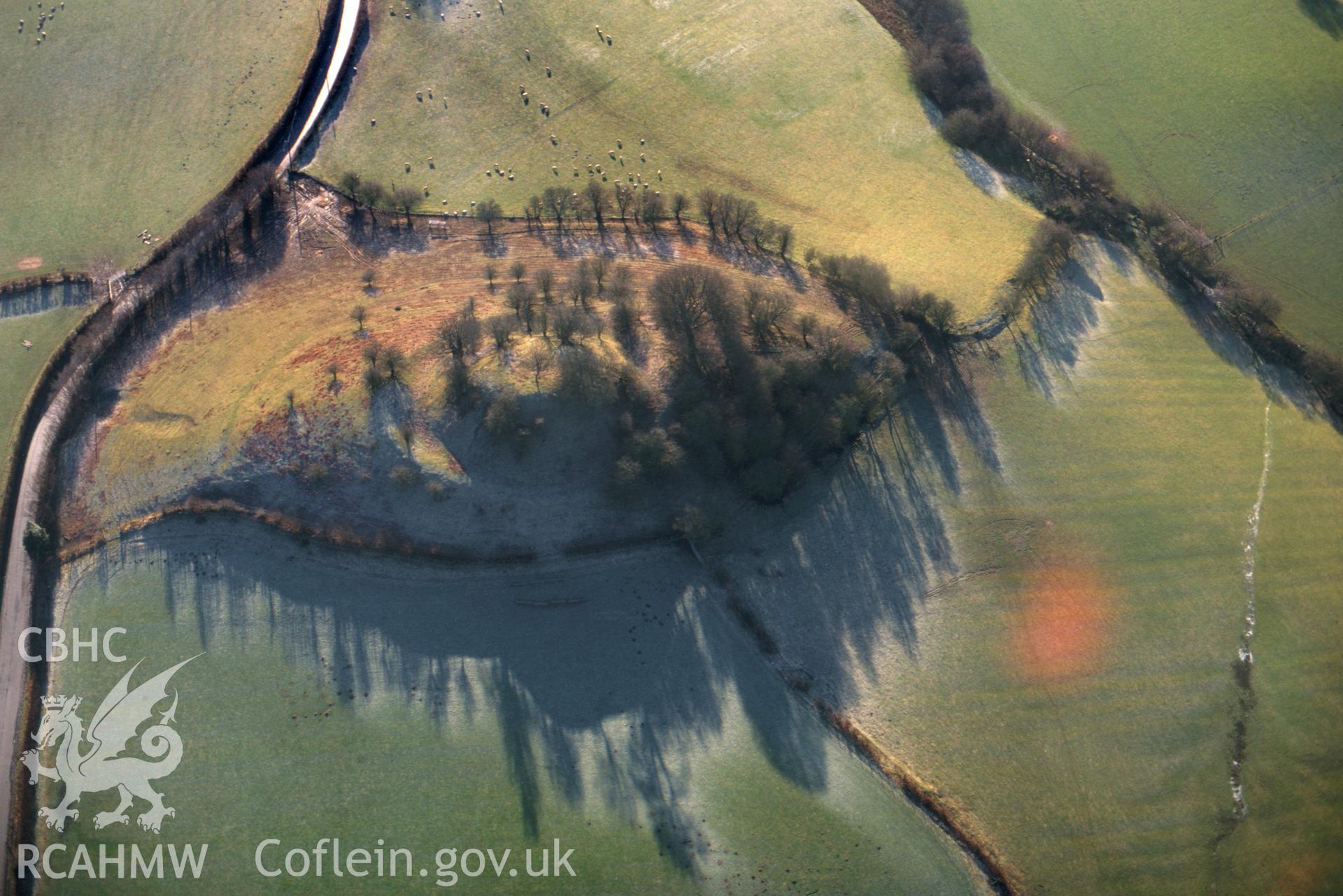 RCAHMW colour slide oblique aerial photograph of Penarth Mount, Glascwm, taken on 09/01/1999 by CR Musson