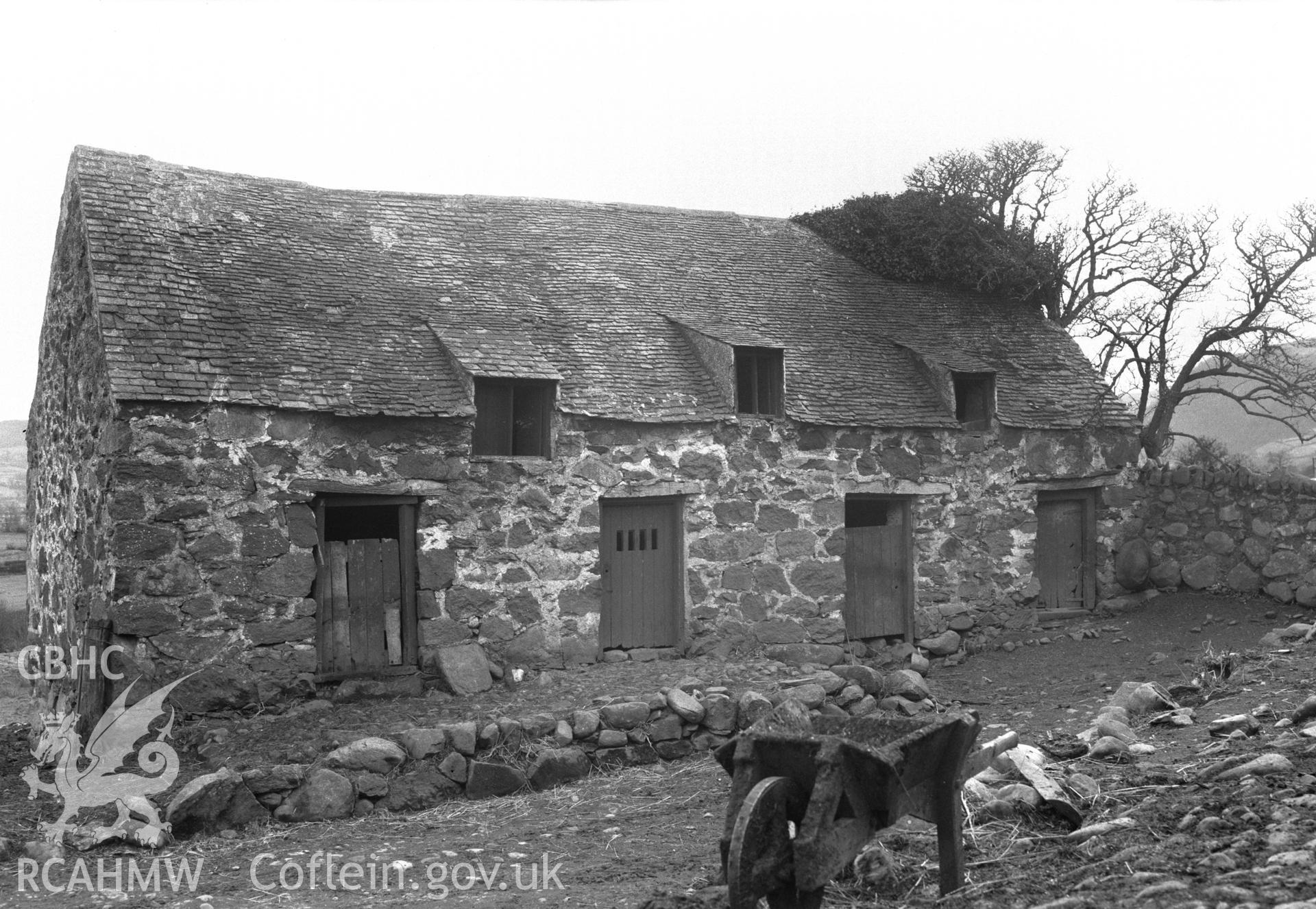 Exterior view of Farchwel, Caerhun, taken 20.10.1949.