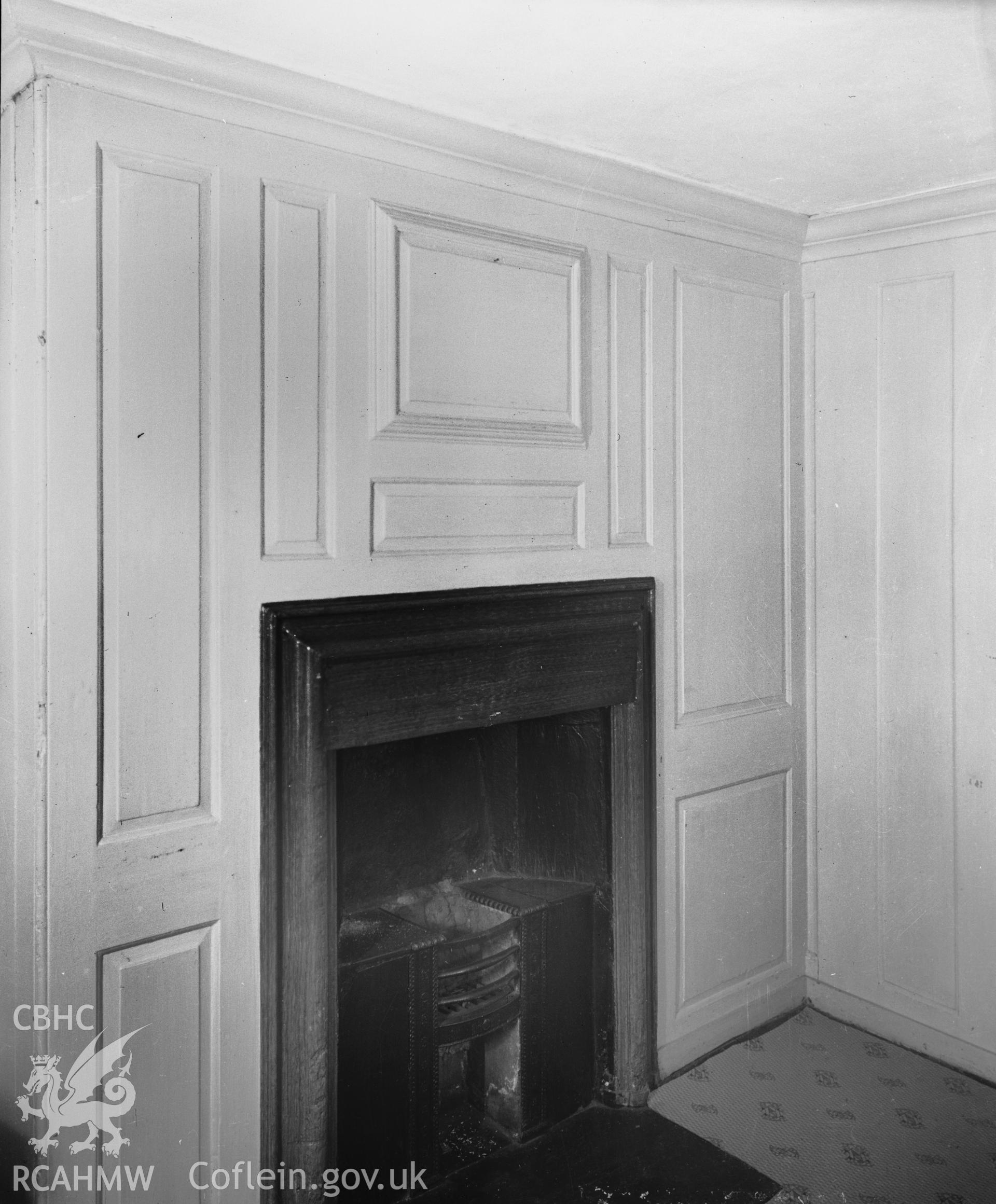 Interior, wainscoting