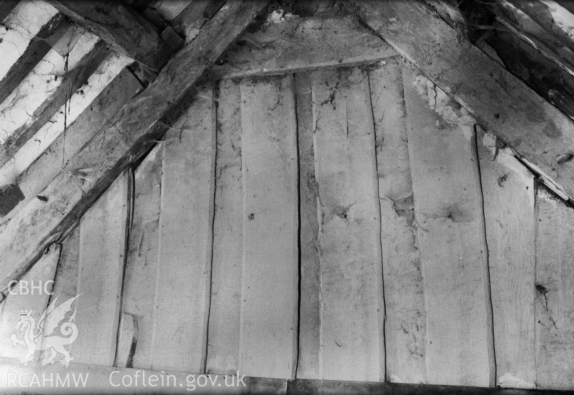 Interior view of Farchwel, Caerhun showing gable end screen taken 20.10.1949.