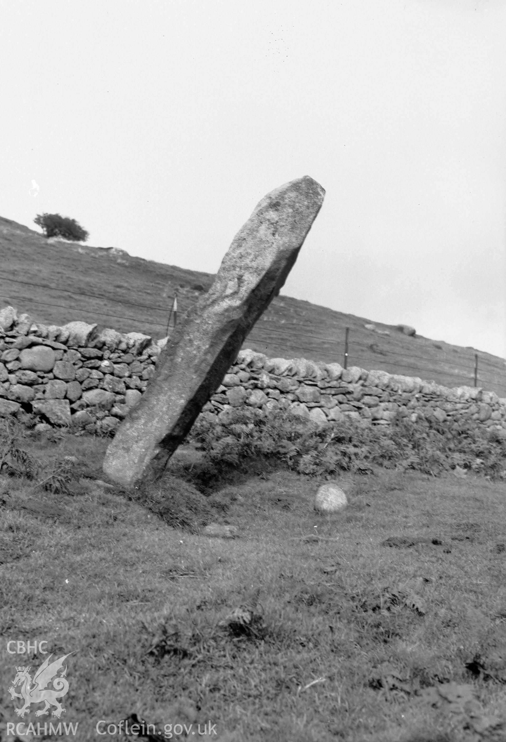 View of Ffon y Cawr, Caerhun taken in 16.04.1947.