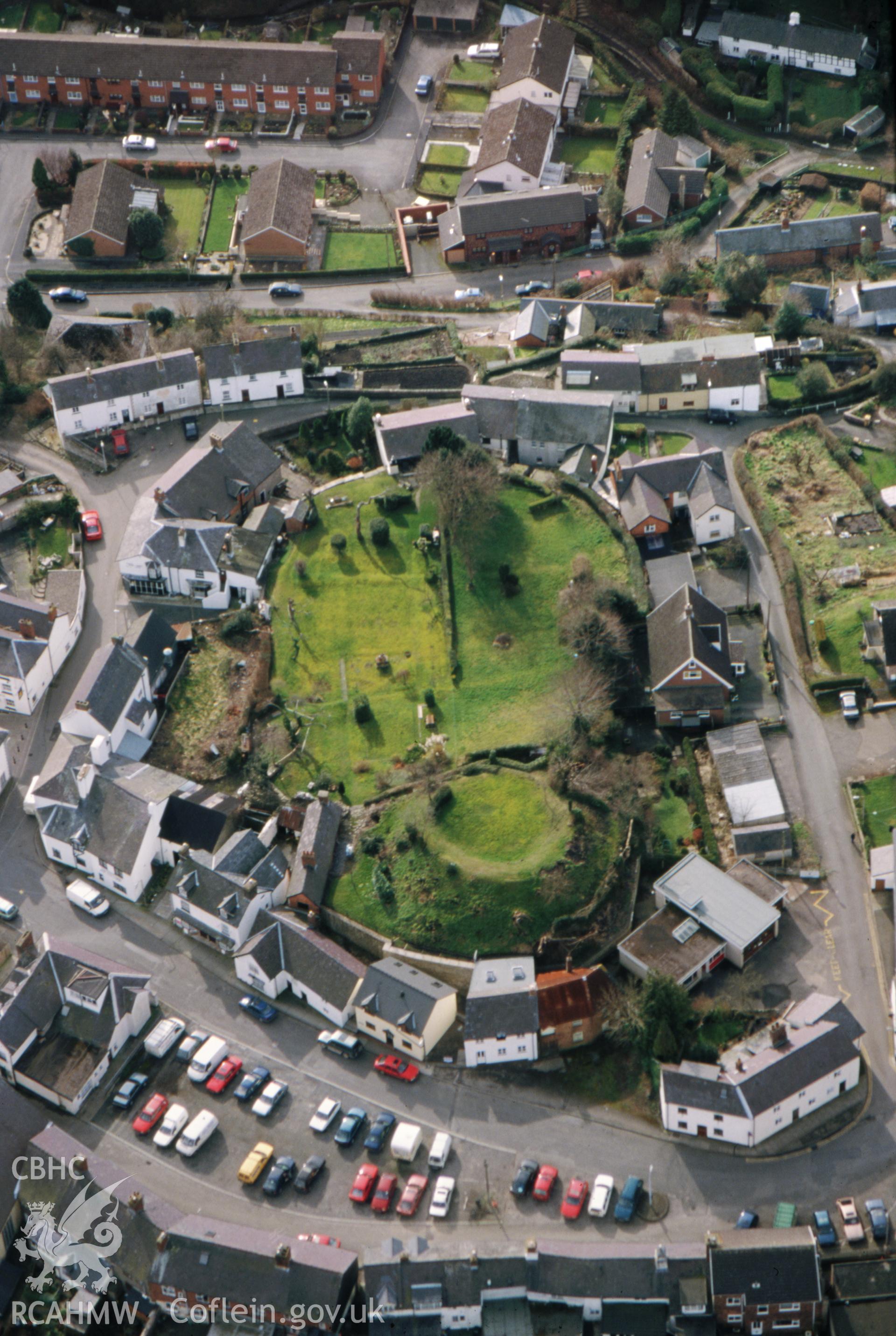 RCAHMW colour slide oblique aerial photograph of Knighton Castle, taken on 14/03/1999 by CR Musson