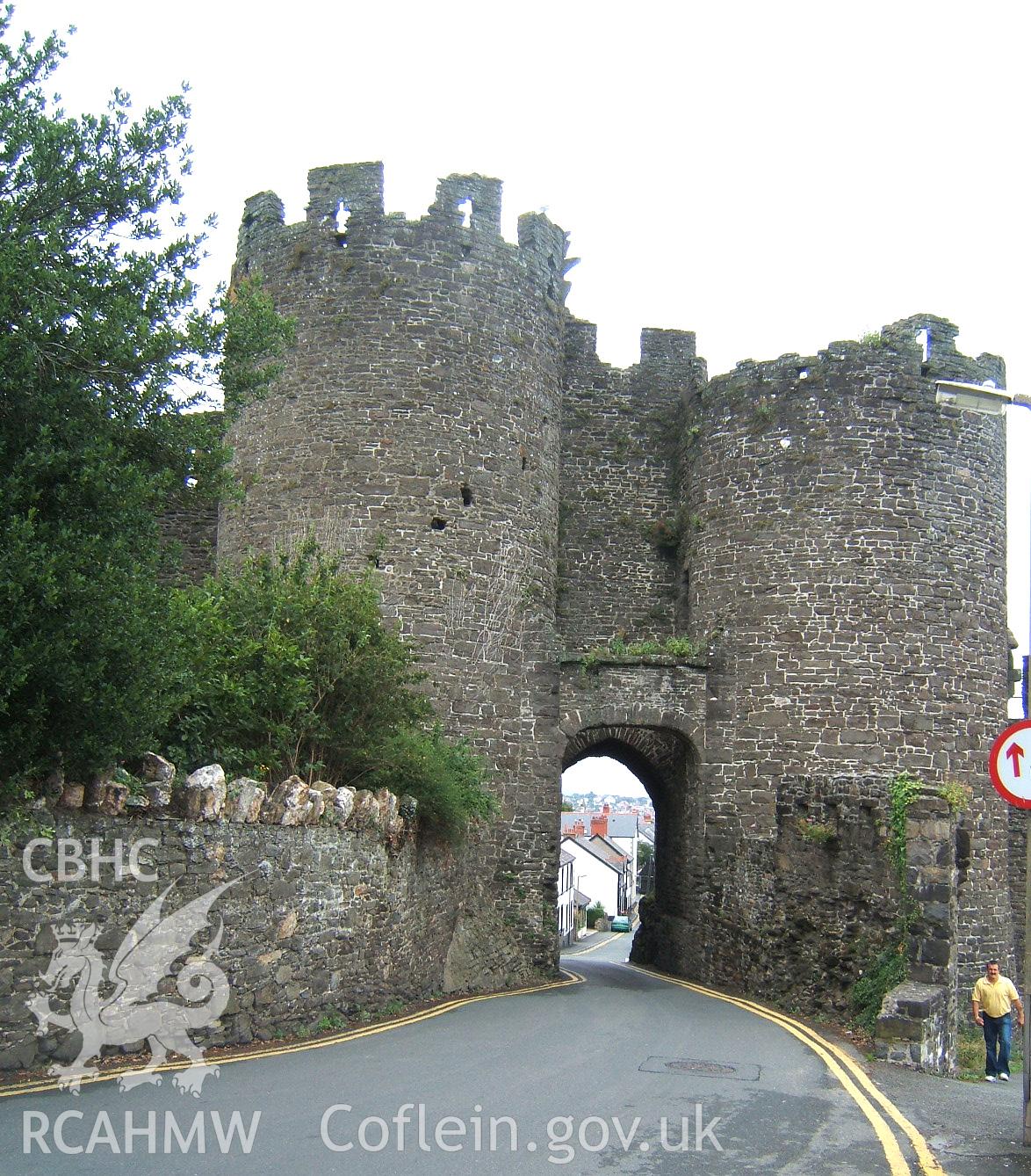 Outer south-west elevation of the gate with Upper Gate Street visible inside.