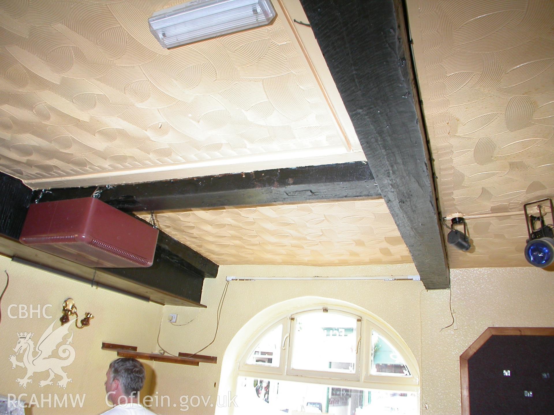 King's Head interior, ground-floor ceiling-beams to front left.