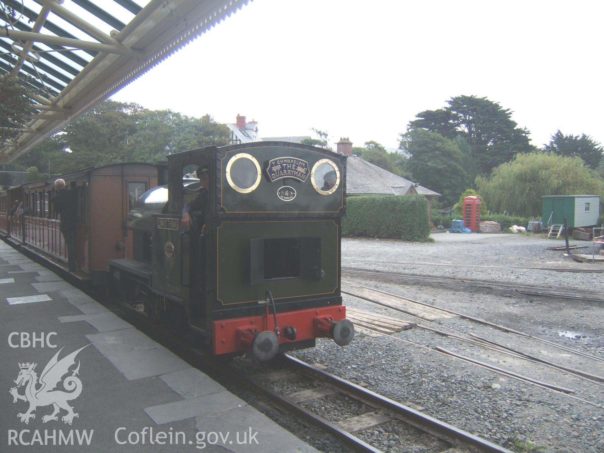 `Edward Thomas' Kerr Stuart 1920s ex Corris loco pulling train.