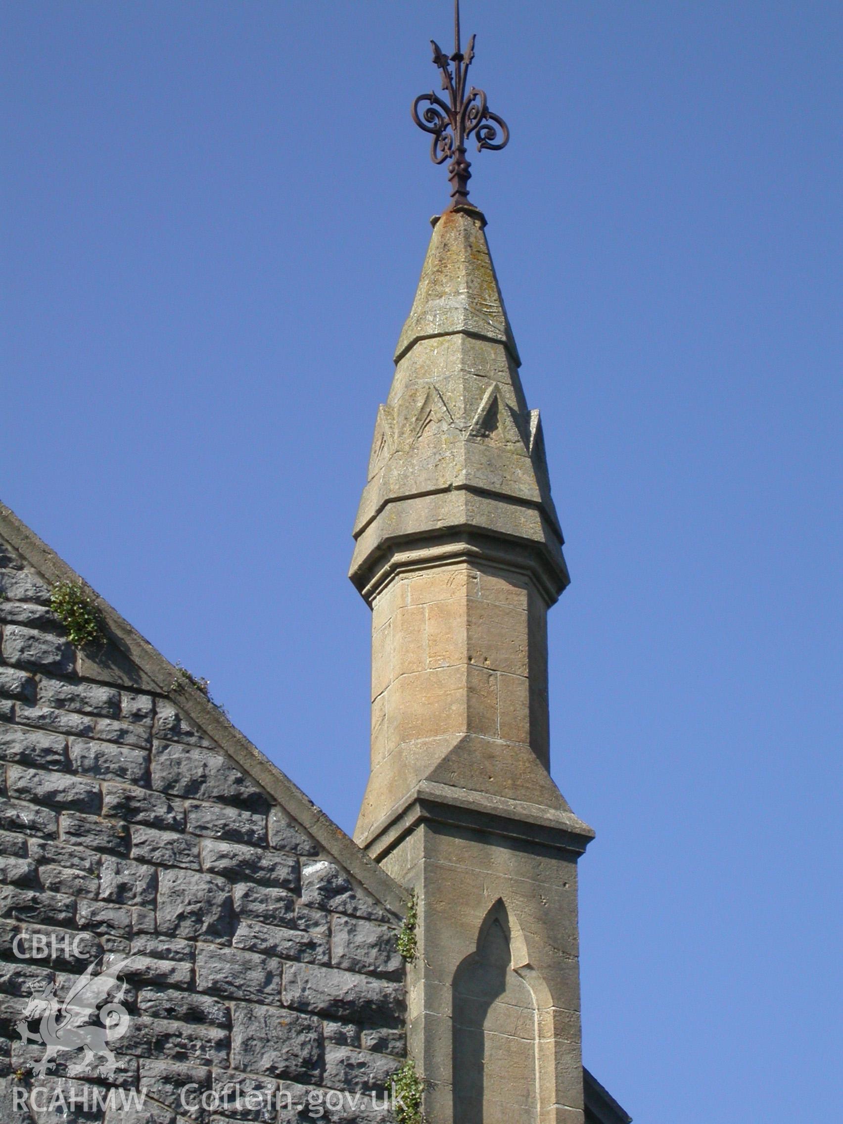 Spirelet on octagonal column at south-east corner.