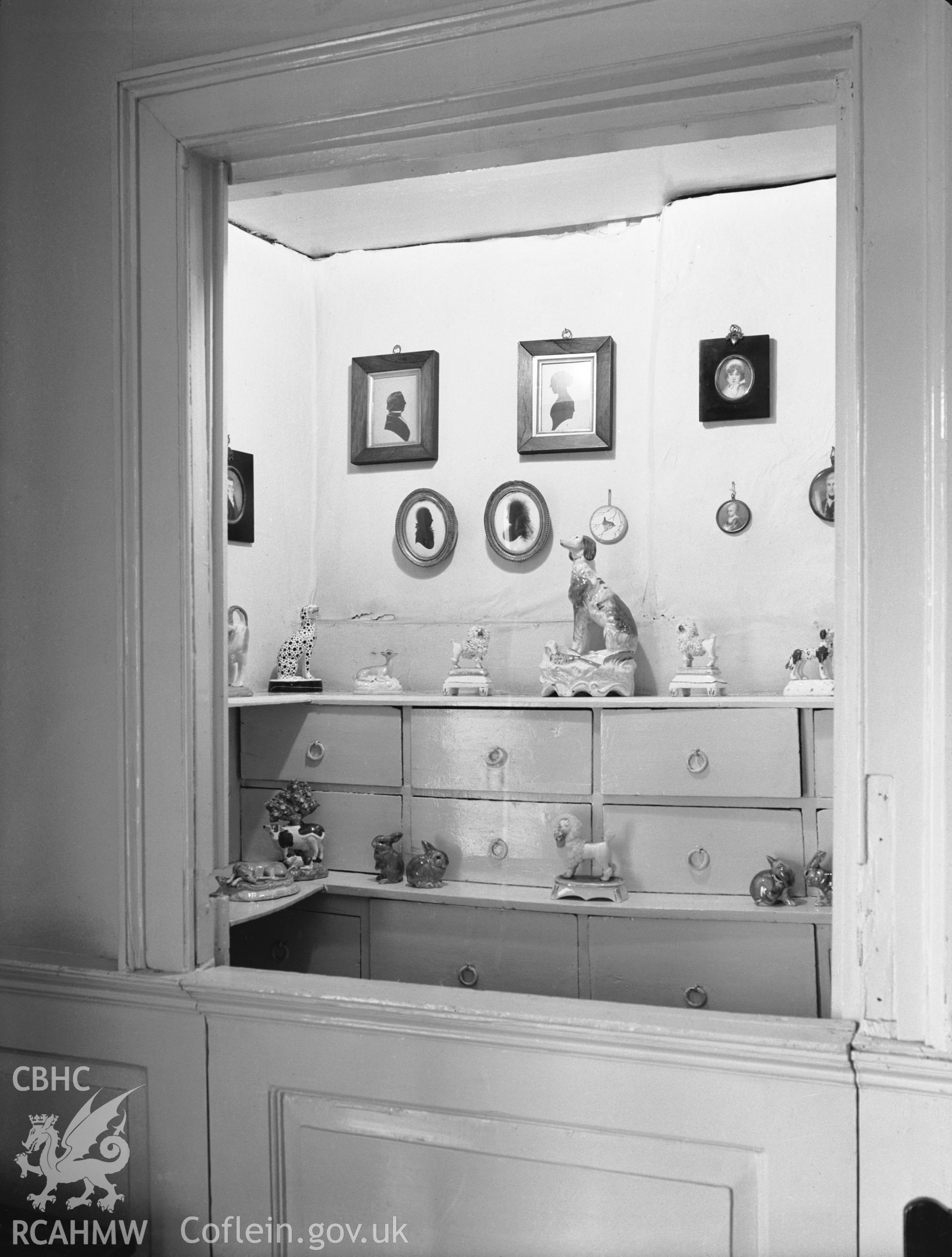 Interior - dining room detail of fitted cupboard