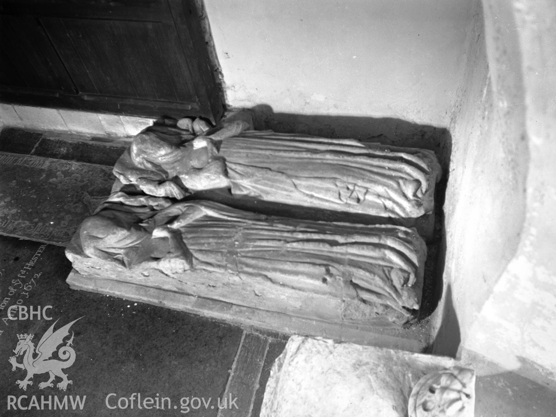 View of effigies in Lort Chapel, Stackpole Church, Stackpole Elidyr taken in 26.08.1941.