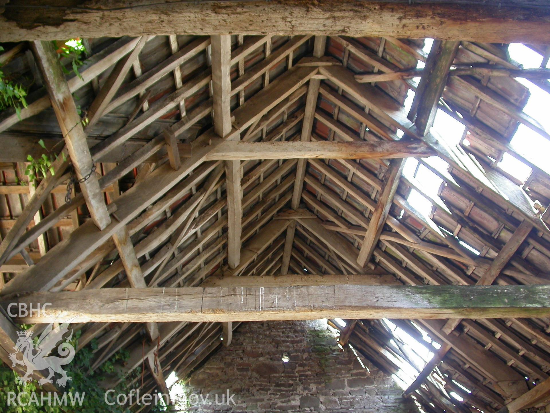 C19th barn, roof-trusses.