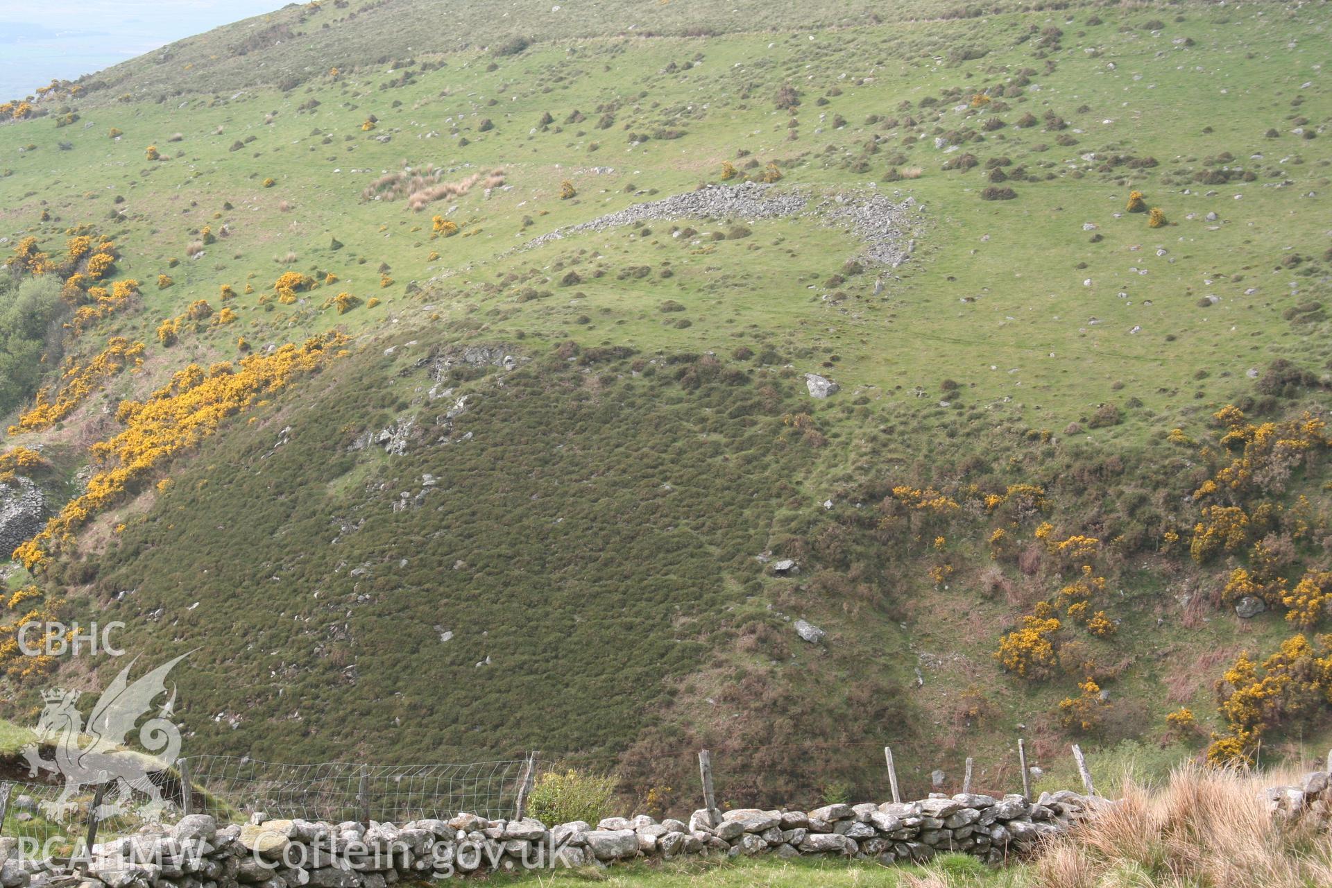 Enclosed settlement from the south-east.