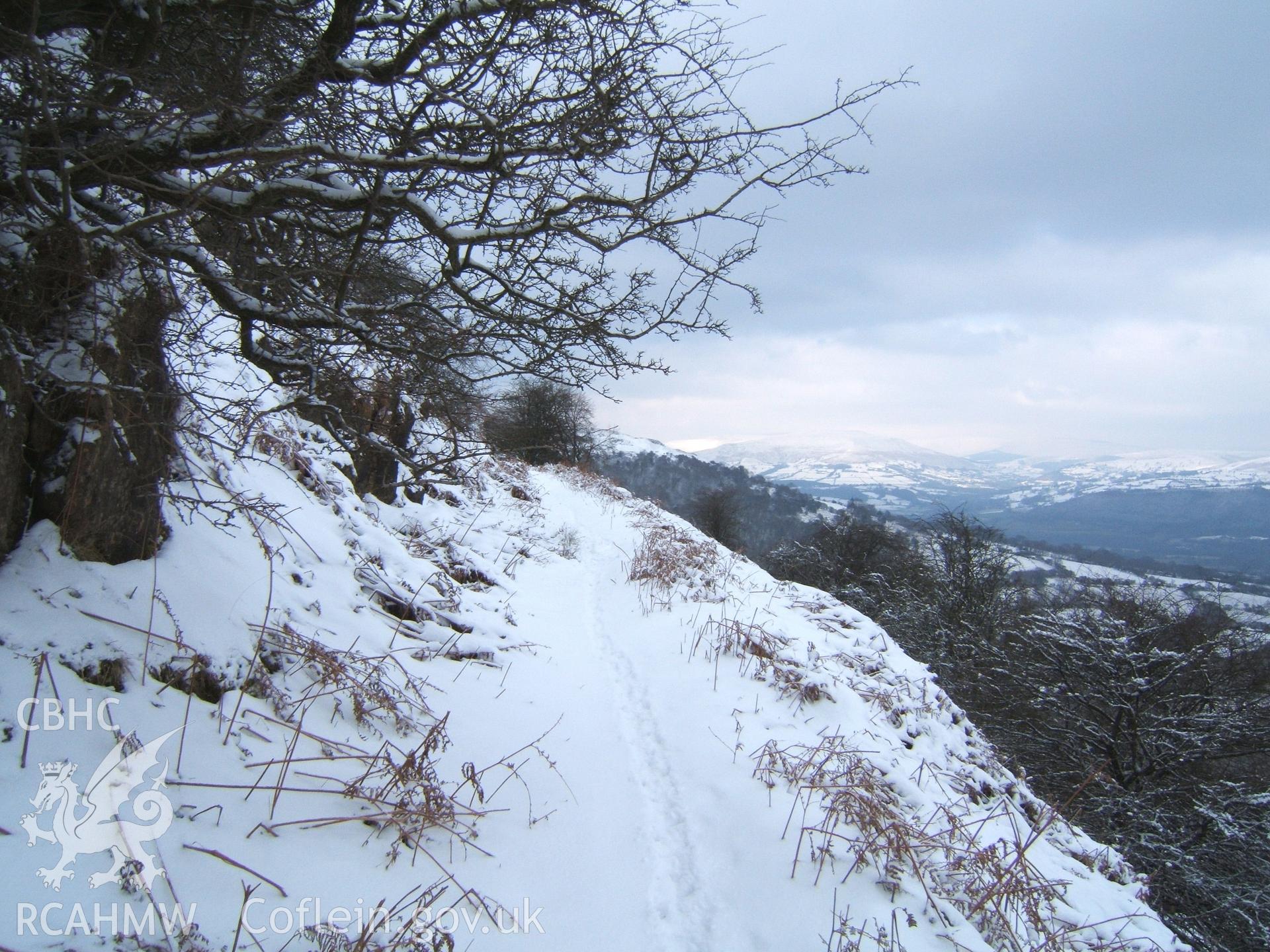 Tramroad mountain terrace NW from Llanwenarth Parish Road in snow.