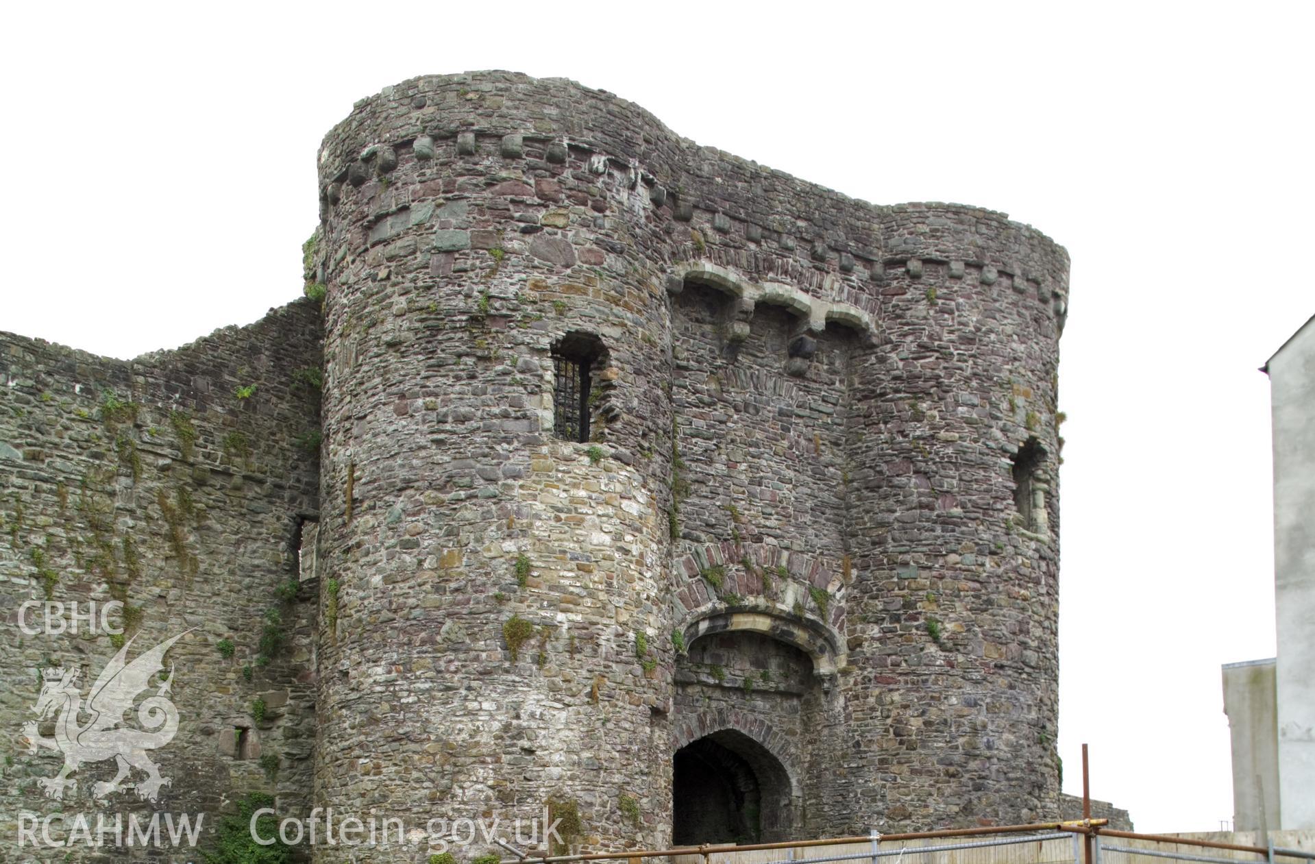 Gatehouse detail from northwest