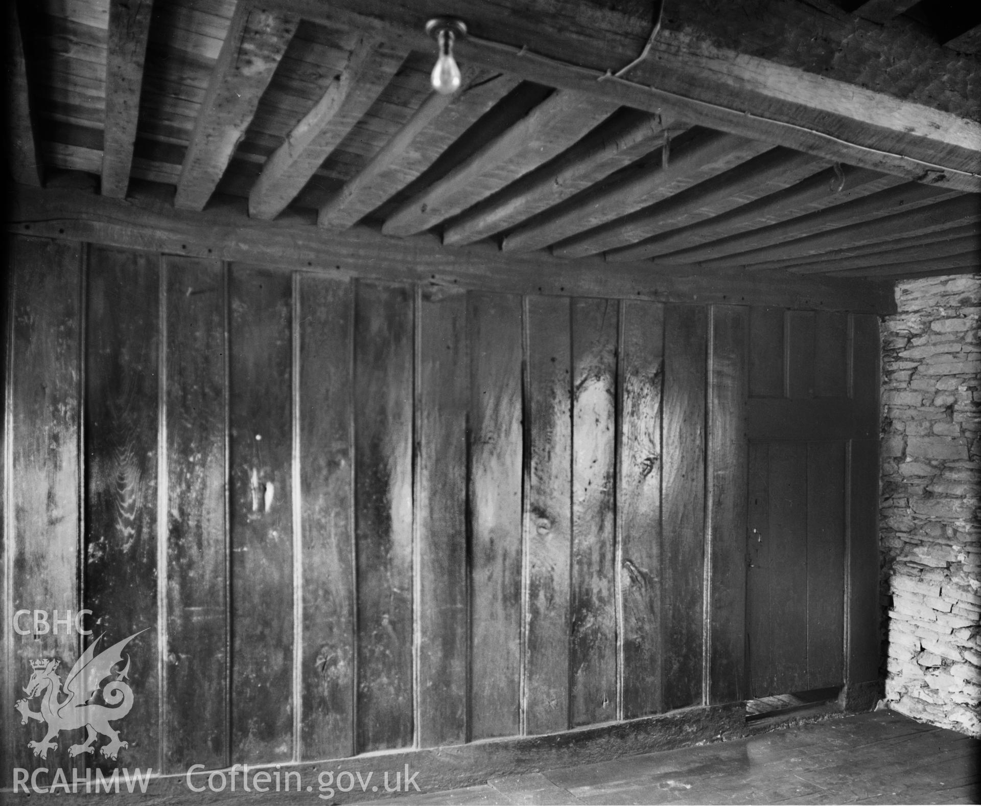 Interior view of Parlwr Mawr, Conwy showing wood panelling taken 01.01.1947.