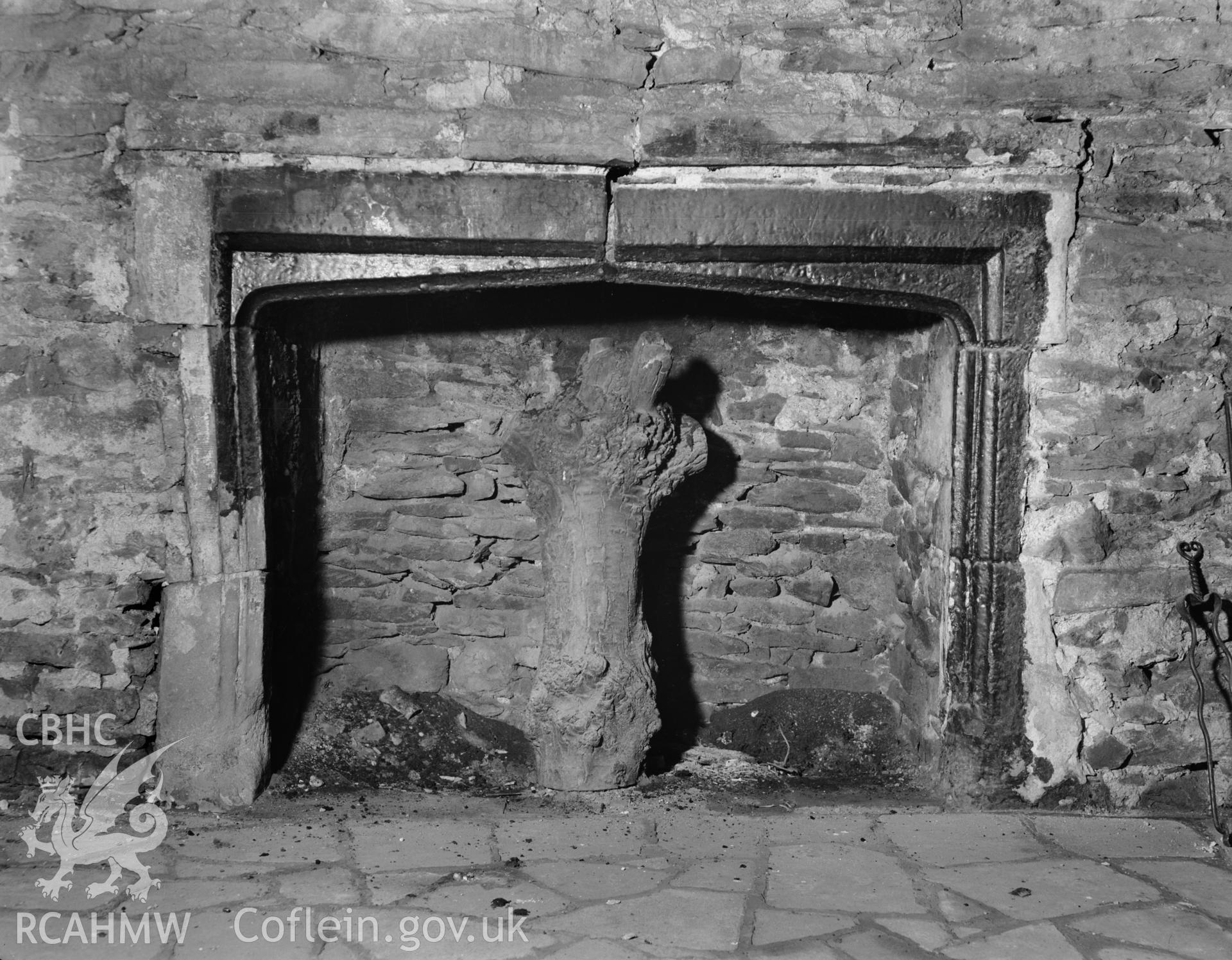 Interior view of Parlwr Mawr, Conway showing fireplace, taken 01.01.1947.