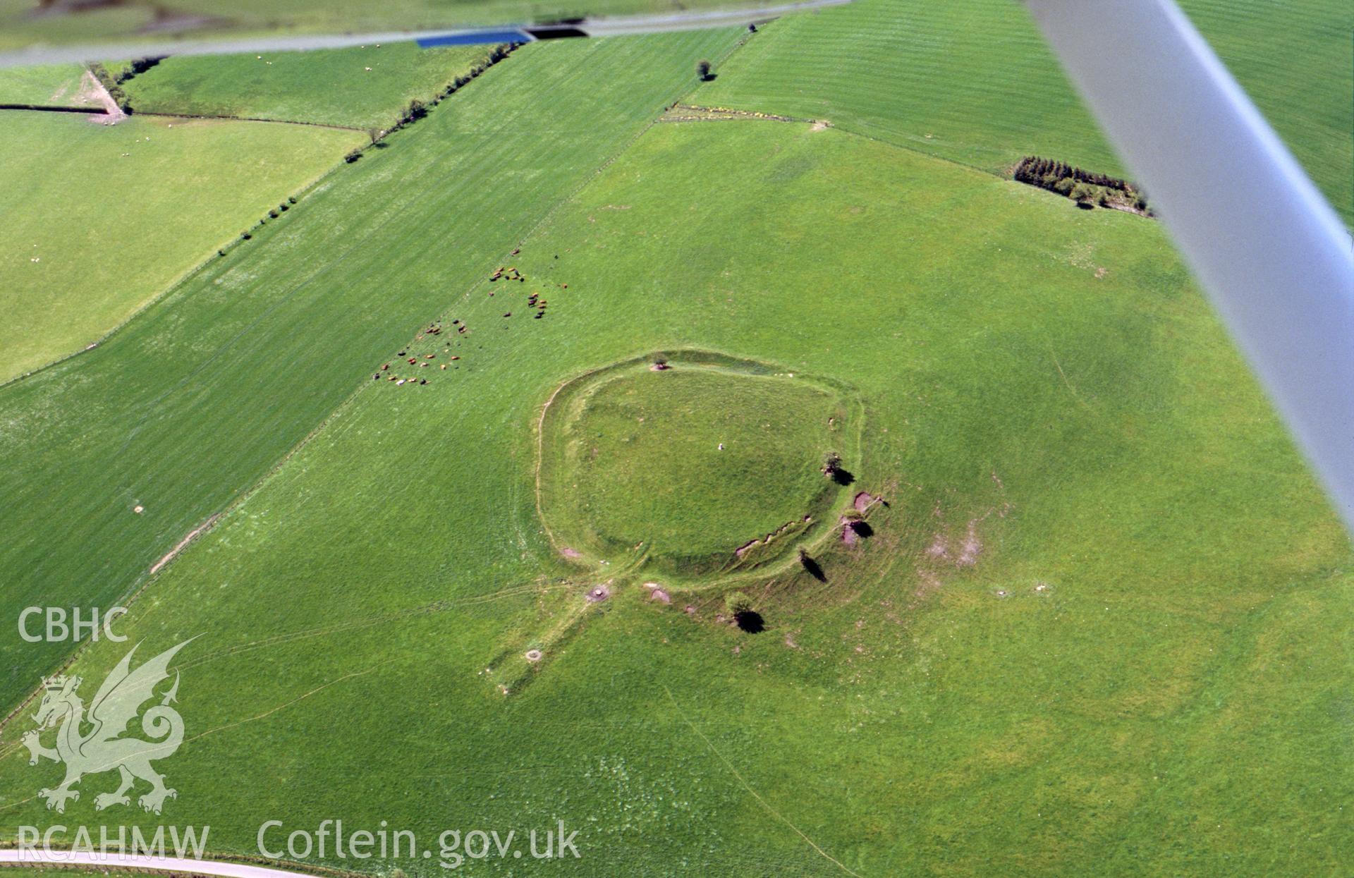 RCAHMW colour oblique aerial photograph of Twyn y Gaer, hillfort. Taken by Toby Driver on 16/05/2002