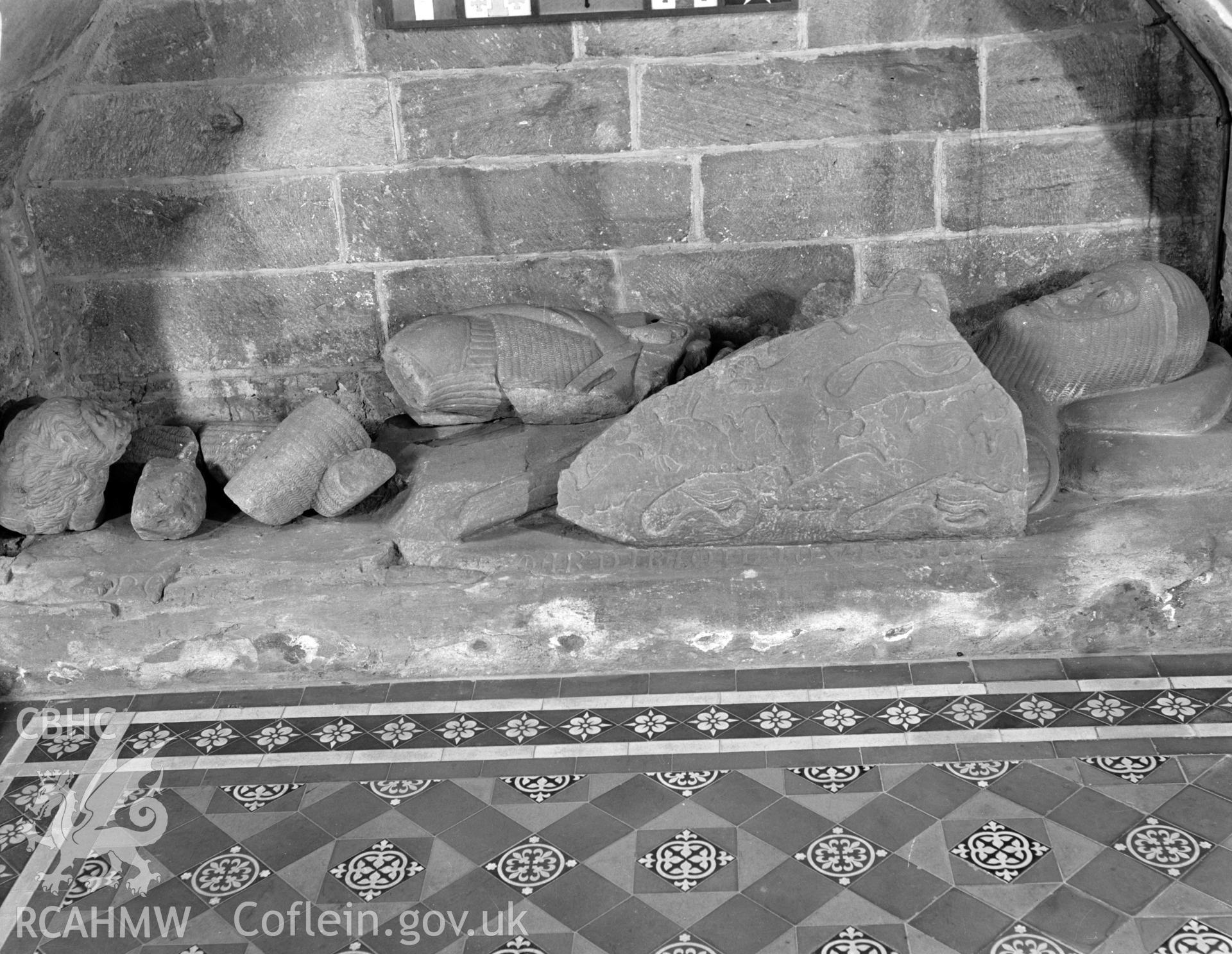 Effigy at St Edmund's Church, Crickhowell.