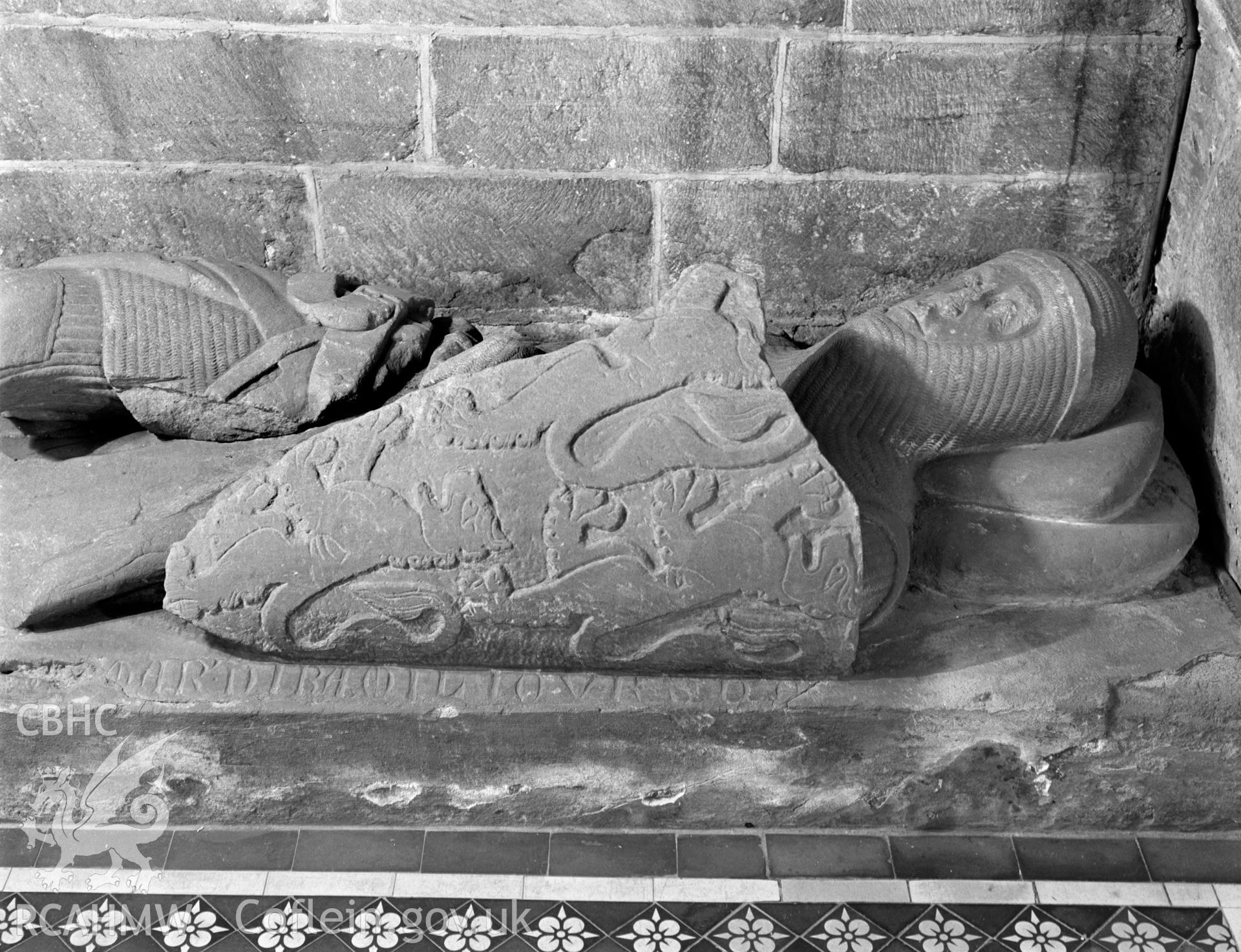 Effigy at St Edmund's Church, Crickhowell.