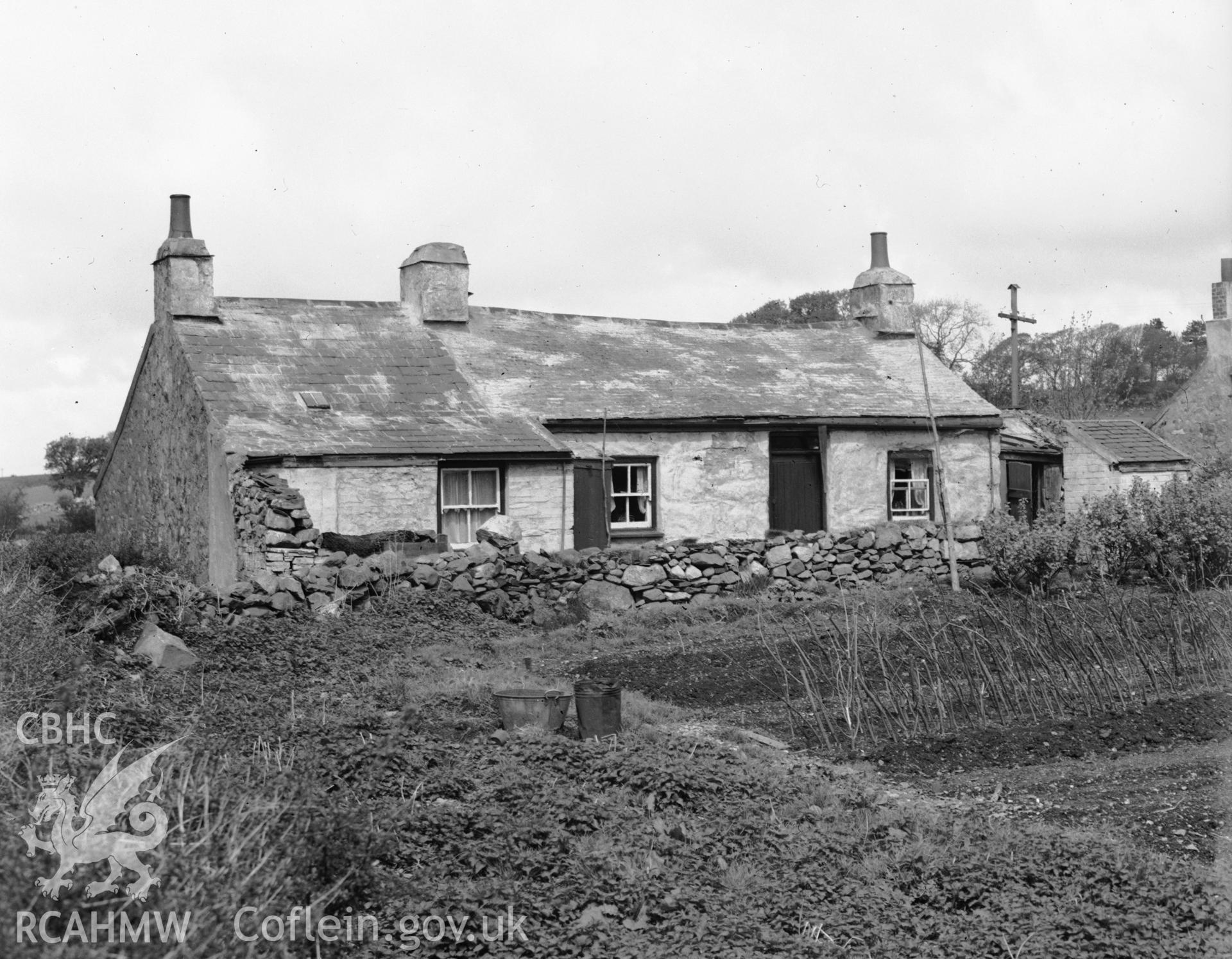 Exterior view of Pandy, Llanddeiniolen, taken 01.01.1960.