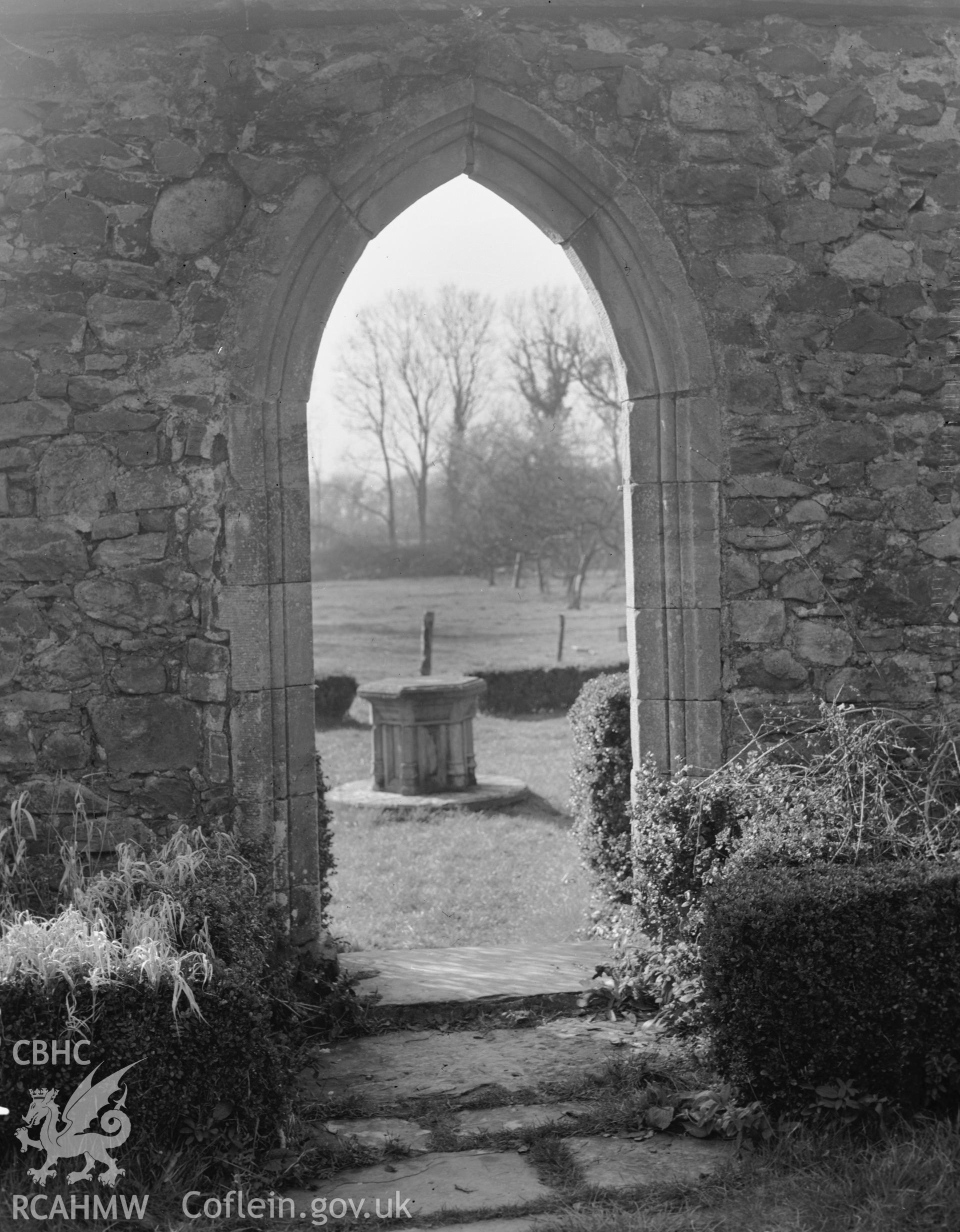 View of garden wall door at Maenan Abbey, Caernarfonshire, taken 02.07.1950.