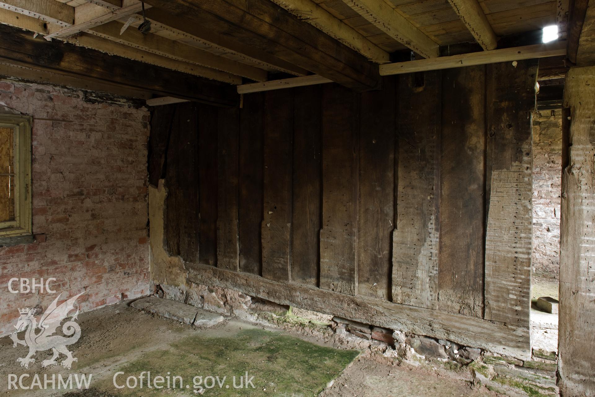 Post and panel partition in principal room.