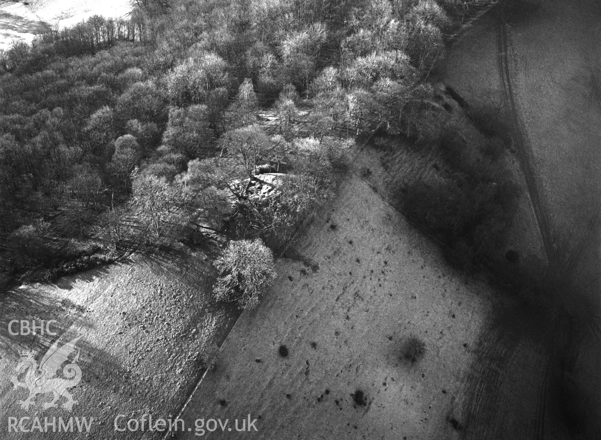 RCAHMW Black and white oblique aerial photograph of Tomen Madoc, Kerry, taken on 09/01/1999 by CR Musson