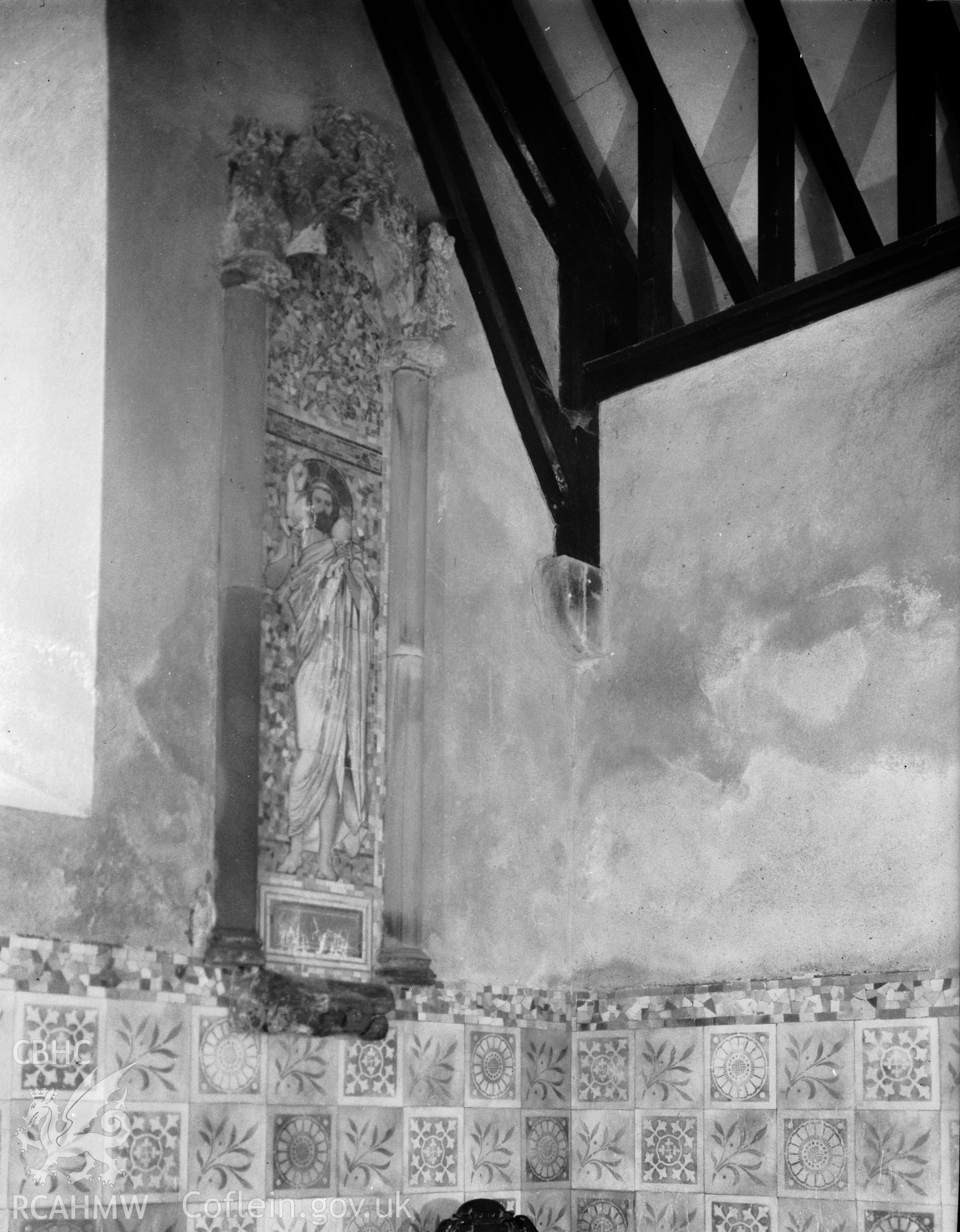 Niche, chancel East wall