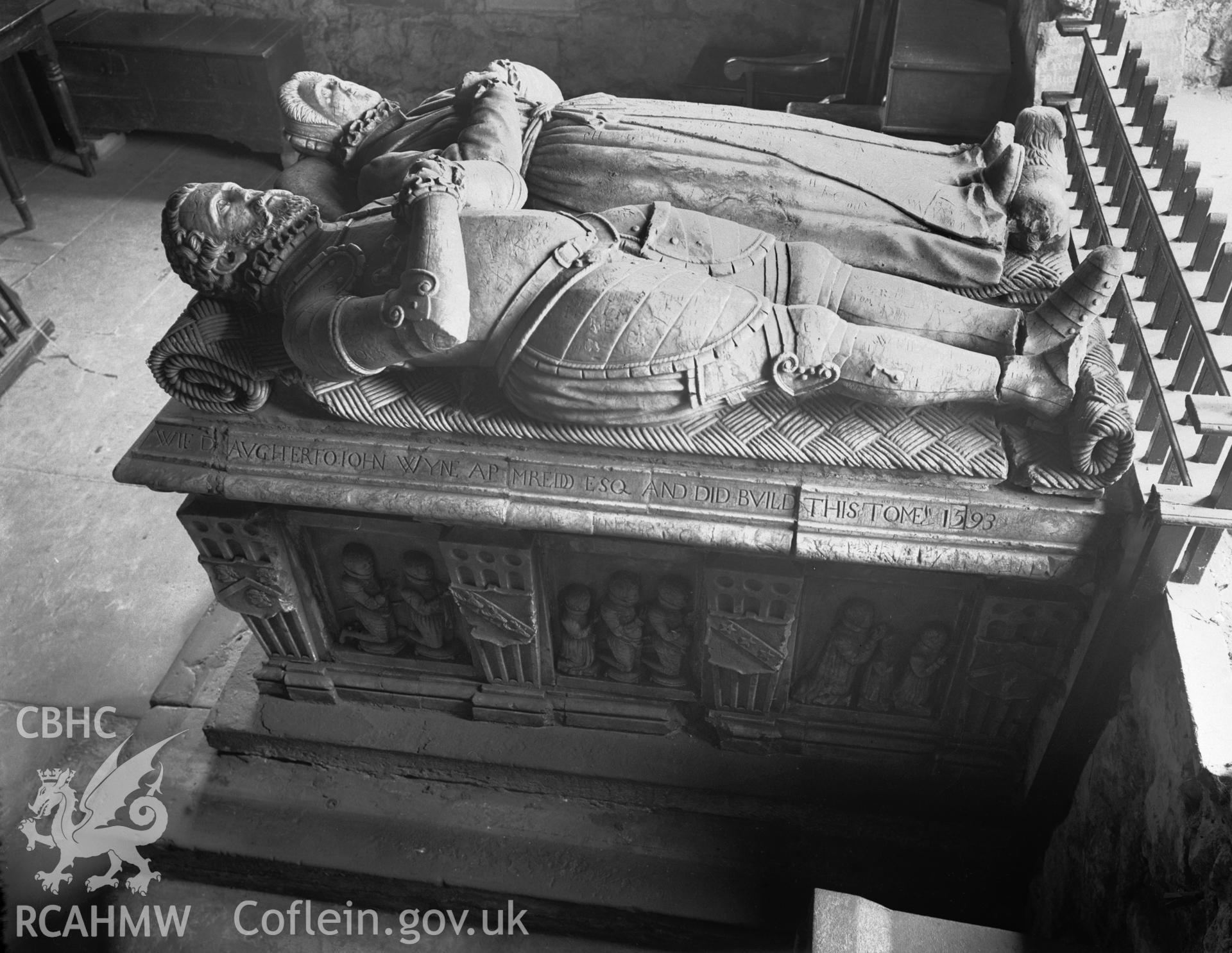 Interior view, showing memorial tomb.