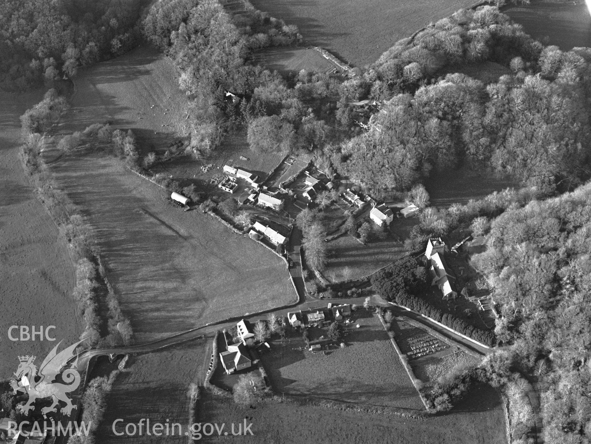 RCAHMW black and white oblique aerial photograph of Castell Nanhyfer. Taken by Toby Driver on 13/12/2002