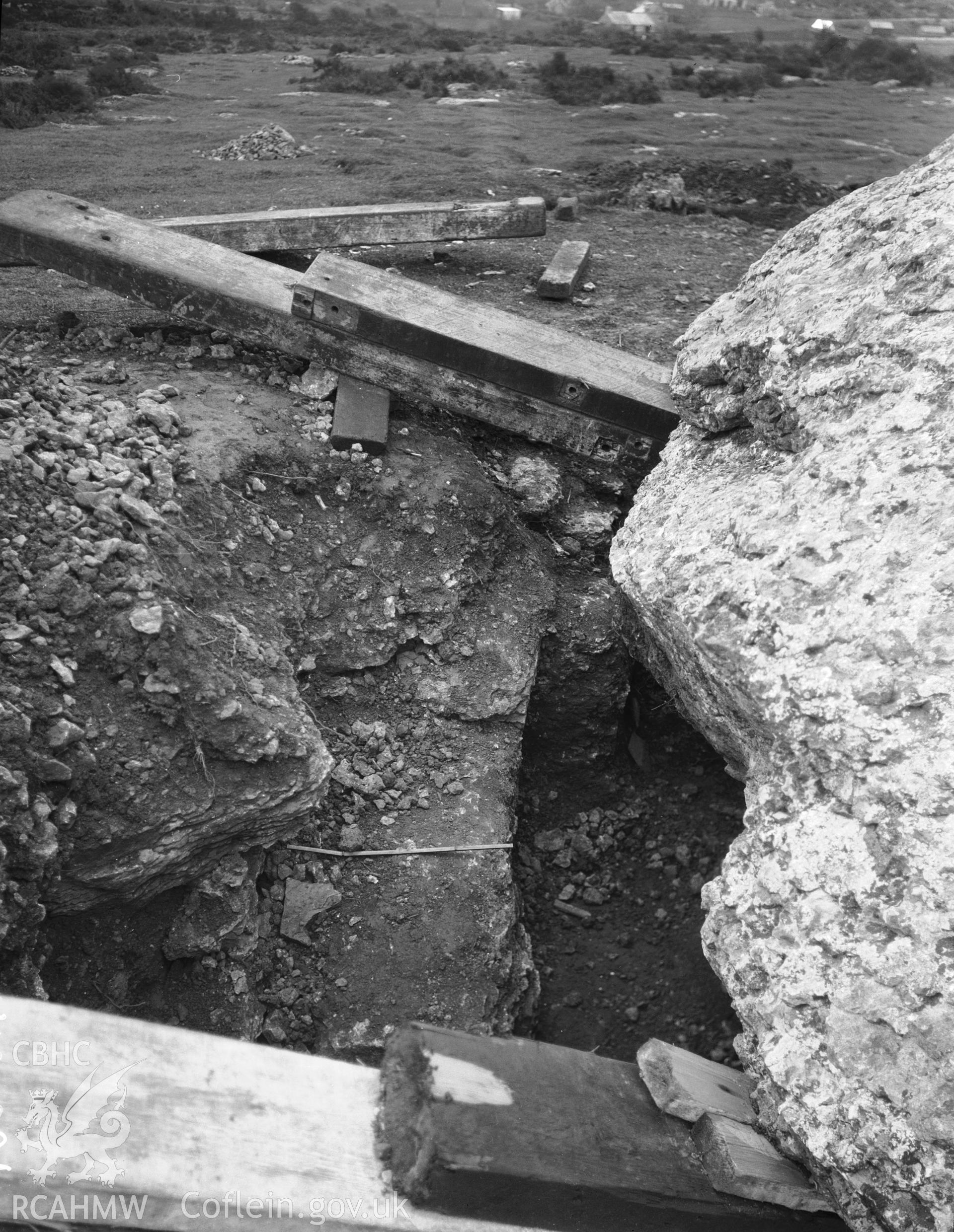 Rock cut pit containing chamber - at the south-eastern corner, taken during the second season of excavation, April 1932.