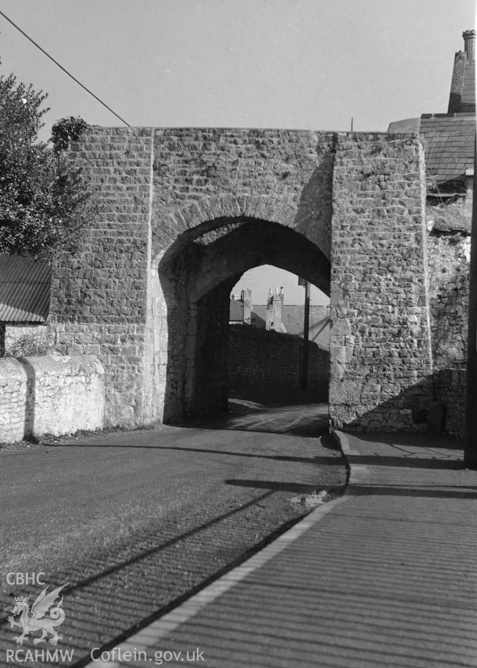 South-west gate of the town wall, view from the outside.