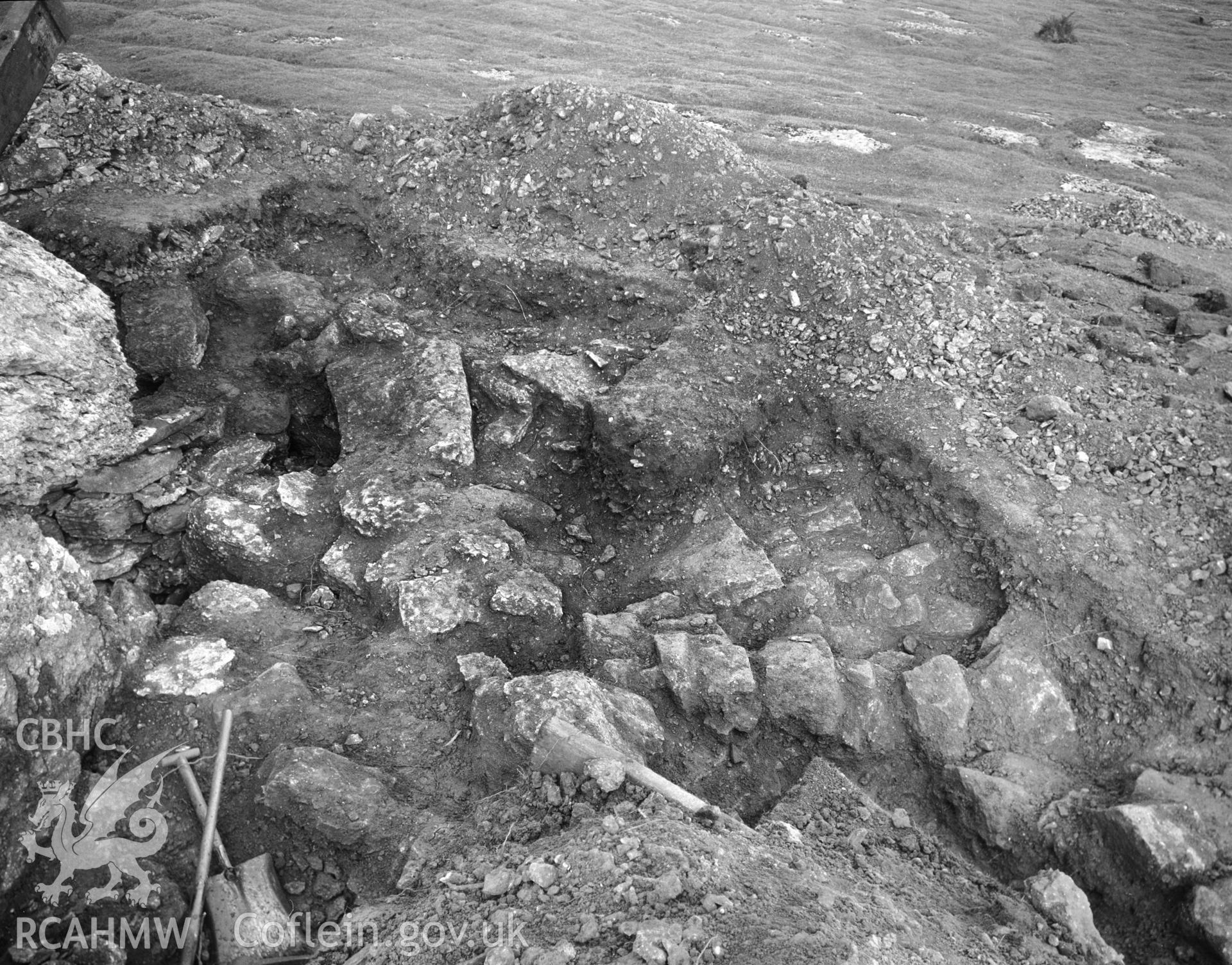 Stones in the south part of the mound, taken during the second season of excavation, April 1932.