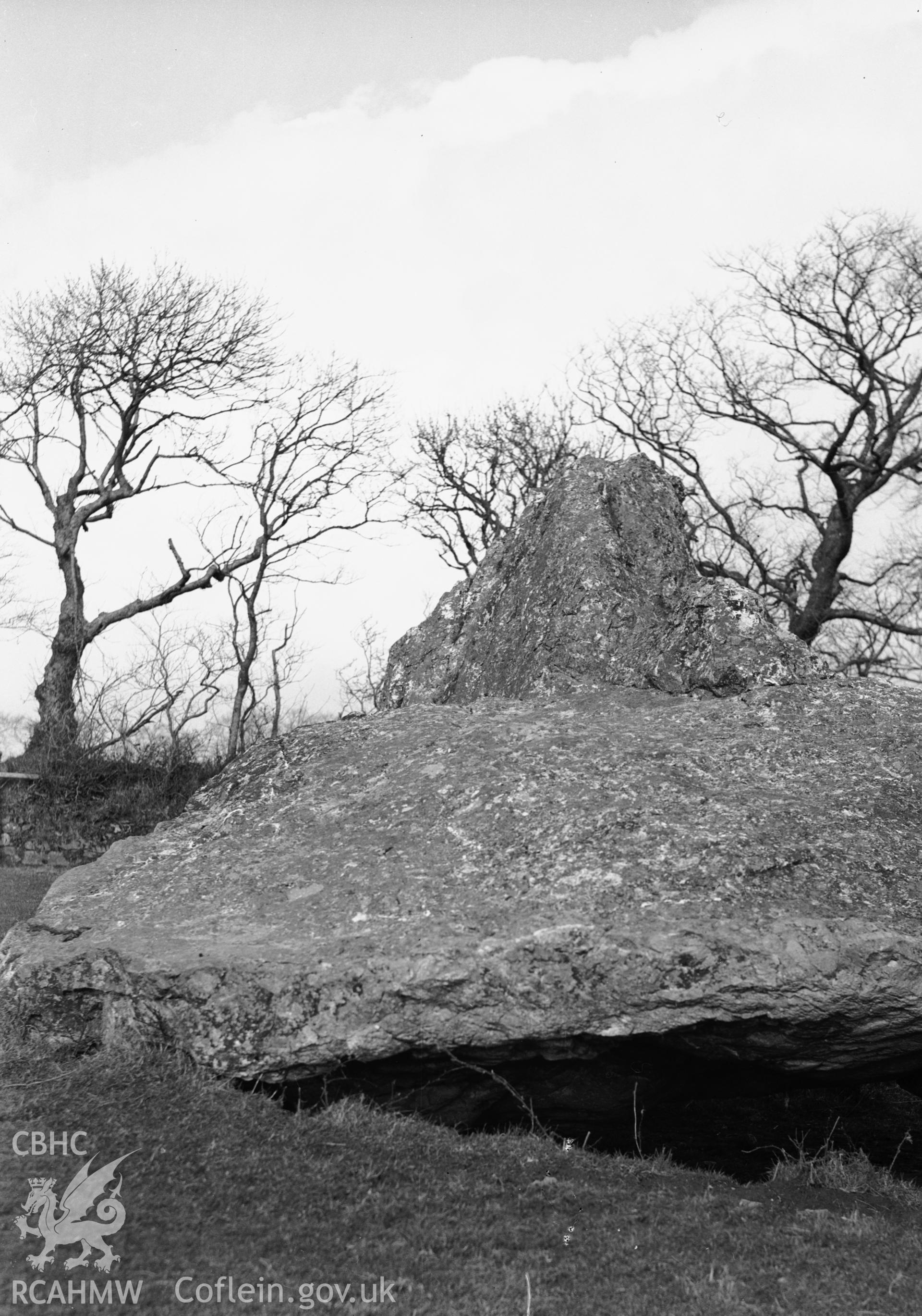 General view of cromlech.