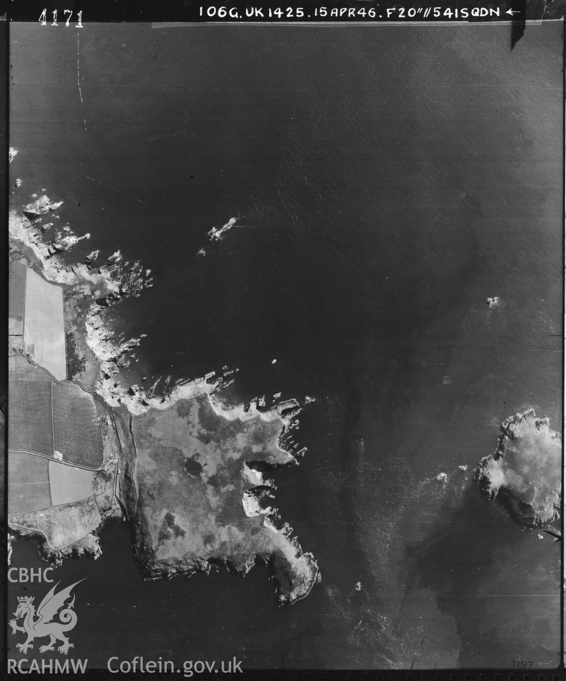 Black and white vertical aerial photograph taken by the RAF on 15/04/1946 centred on SM75150908 at a scale of 1:10000. The centrepoint lies over the sea.