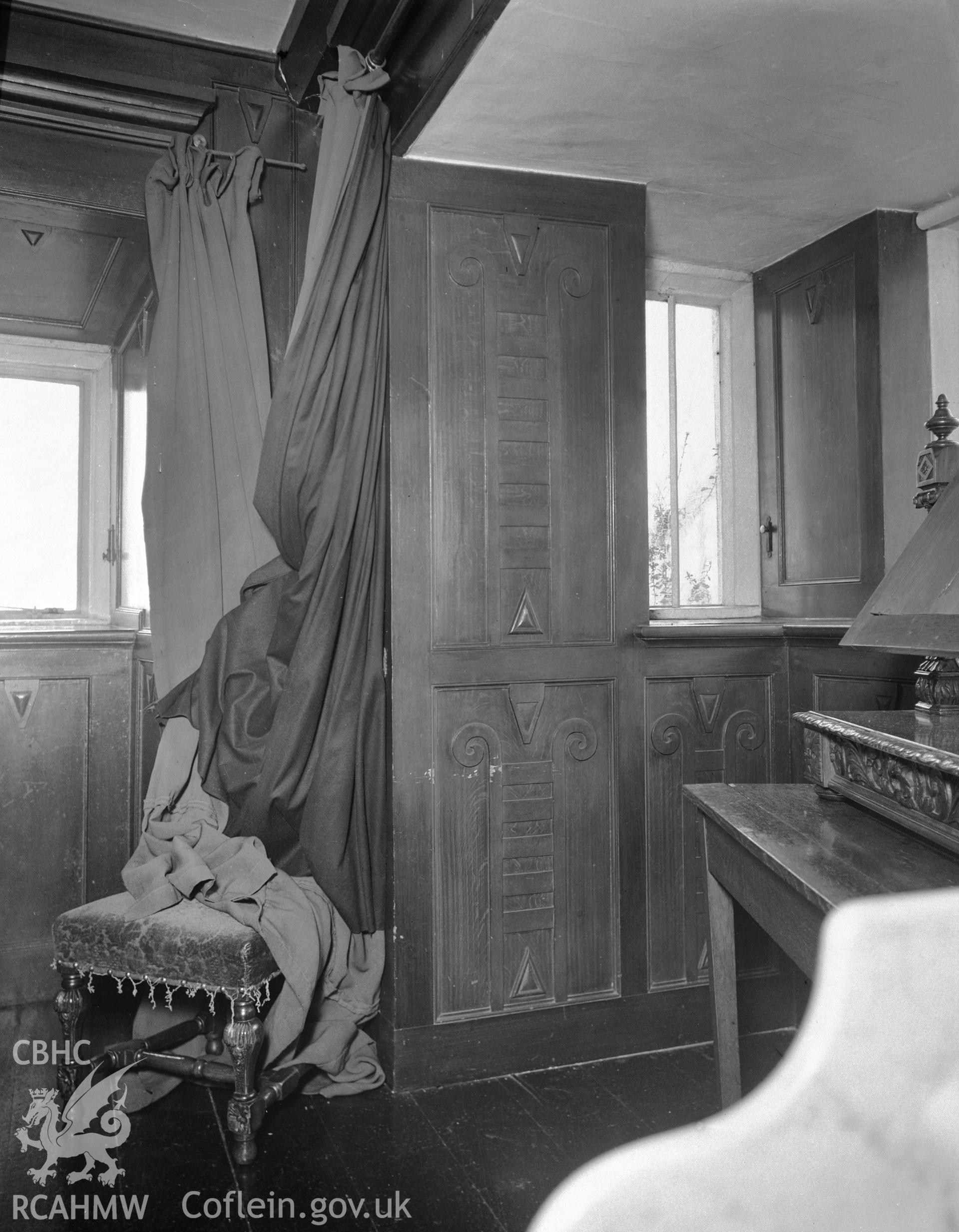 Panelling in bedroom.