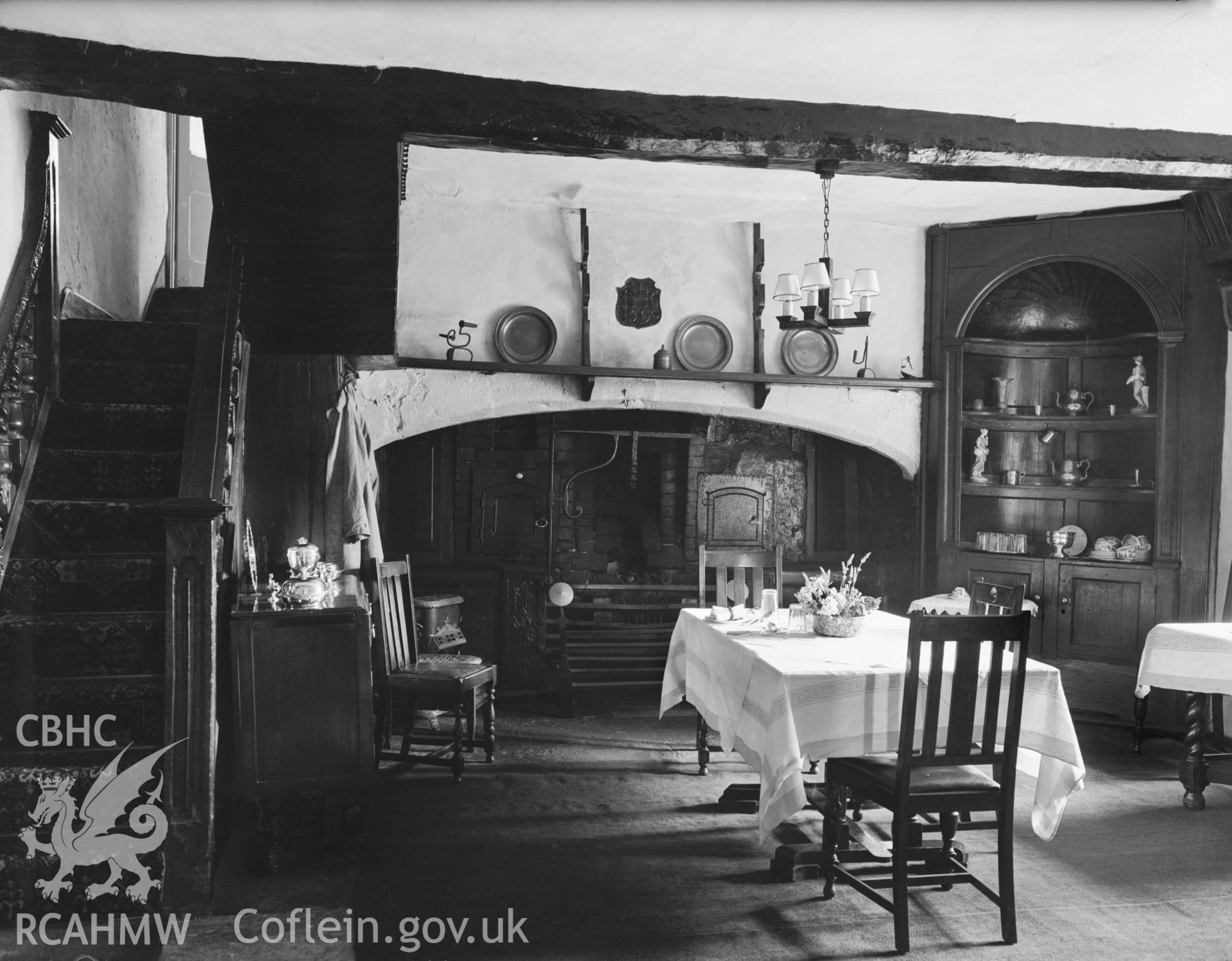 Interior view showing the kitchen.