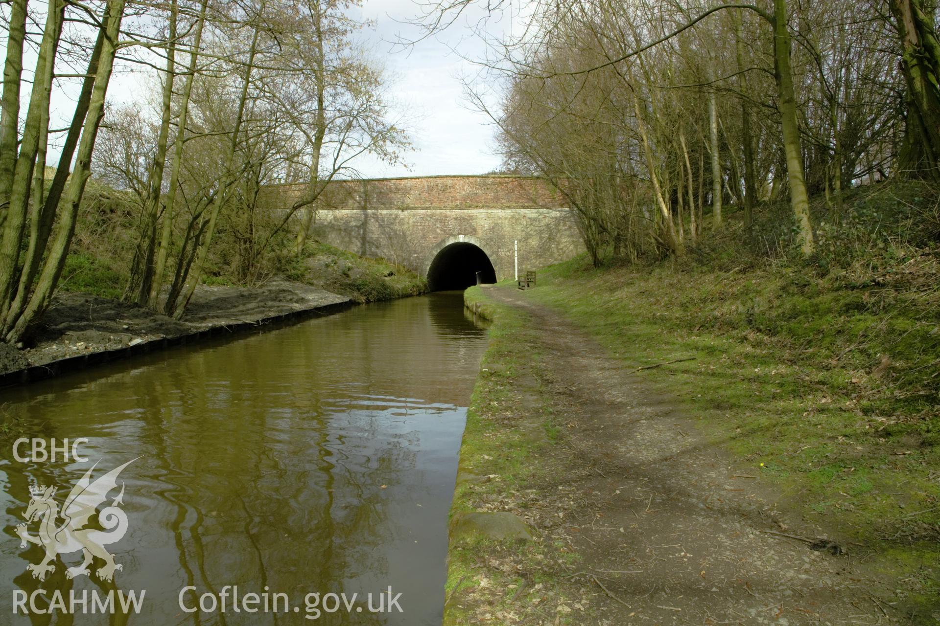 RCAHMW digital photographic survey of Whitehouse Tunnel, South portal, Llangollen Canal, by Iain Wright, 14/3/2007.