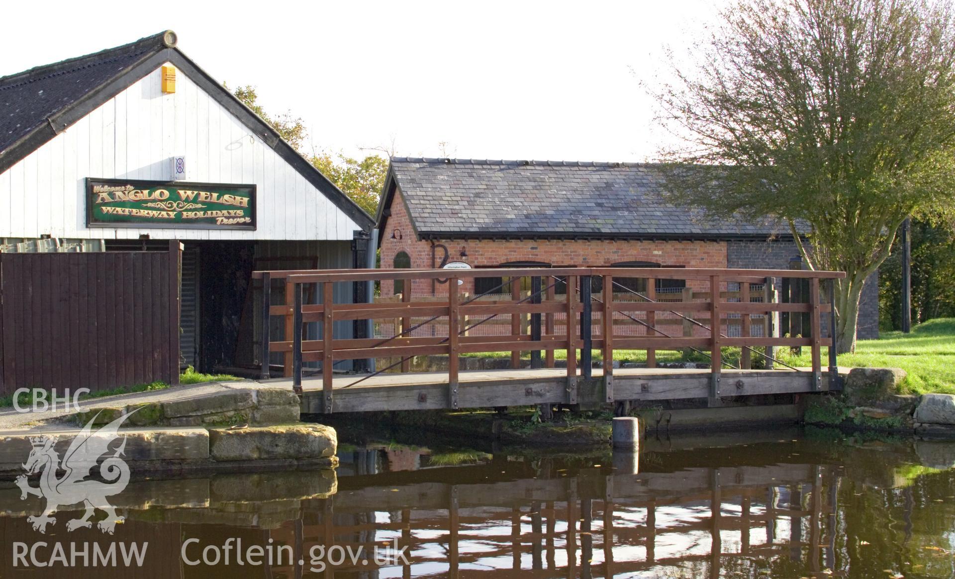 RCAHMW digital photographic survey of Dry Dock, Trefor Basin, Llangollen Canal, by Iain Wright, 31/10/2006.