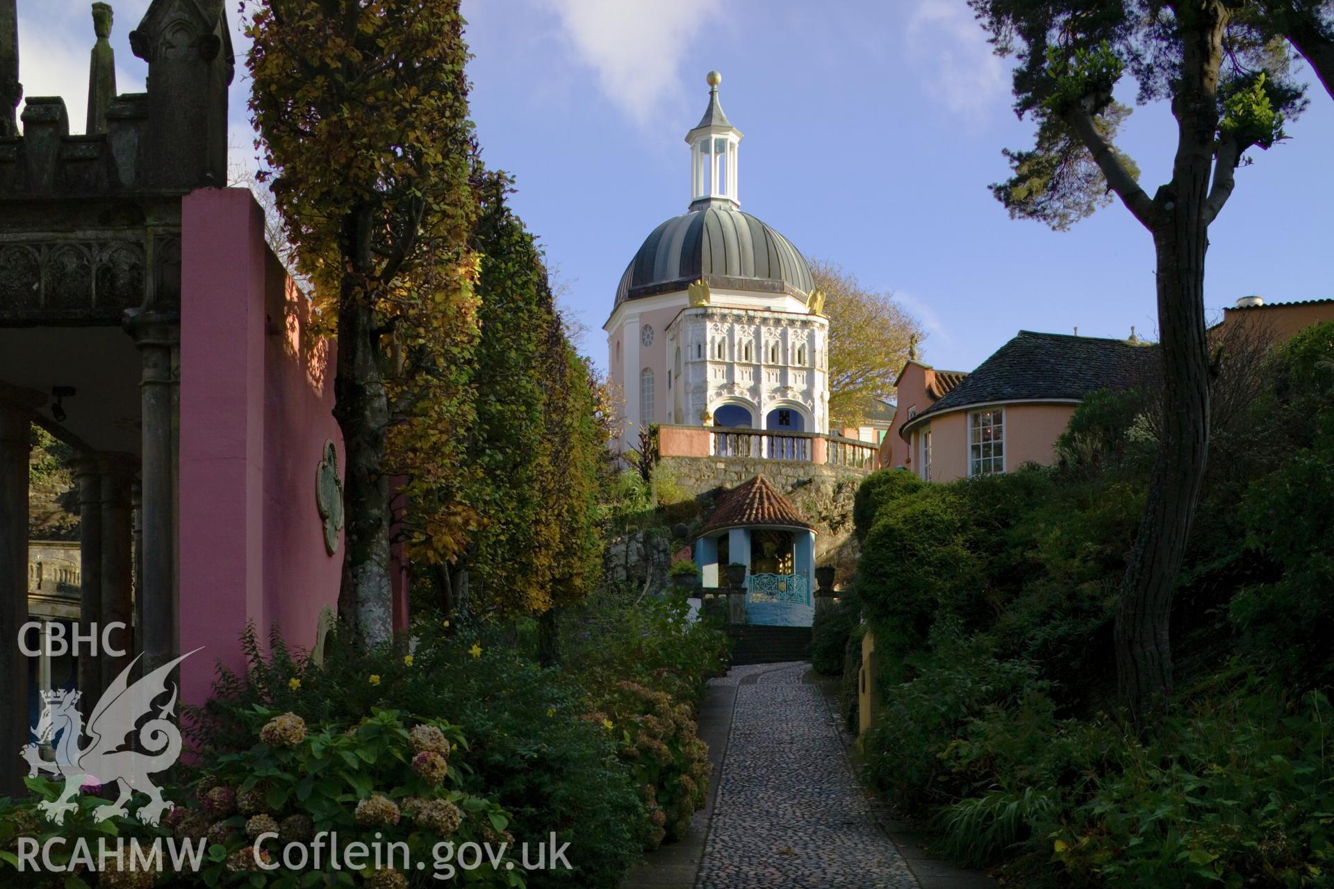 RCAHMW digital photographic survey of The Pantheon, Portmeirion, by Iain Wright, 19/11/2007.