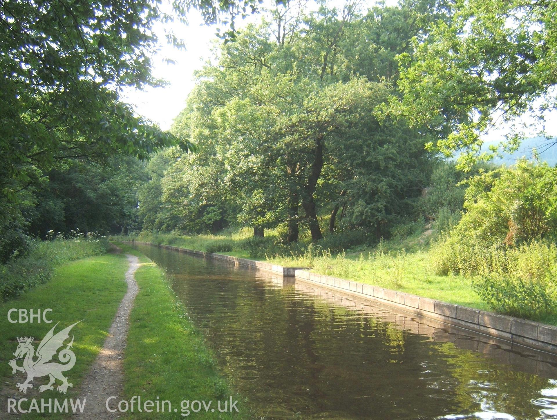 Digital photographic survey of Bryn-ceirch Cutting No. 38, Llangollen Canal, by Stephen Hughes, 04/07/2006.