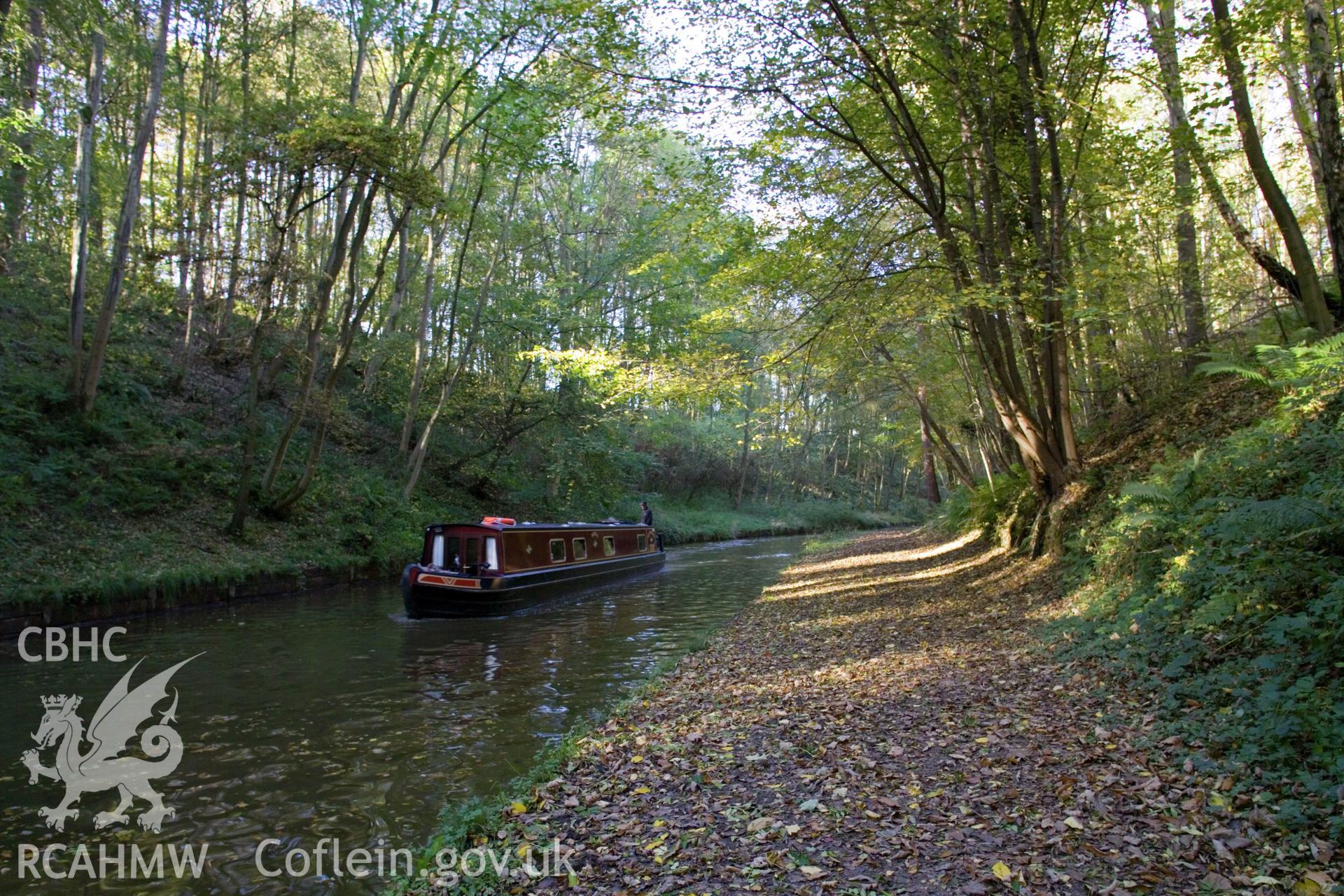 Boat heading south in cutting.