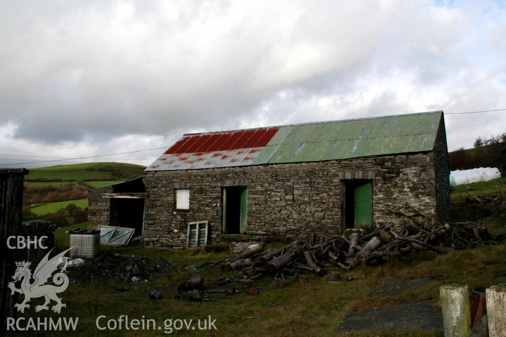 Troed-y-rhiw outbuilding from the south