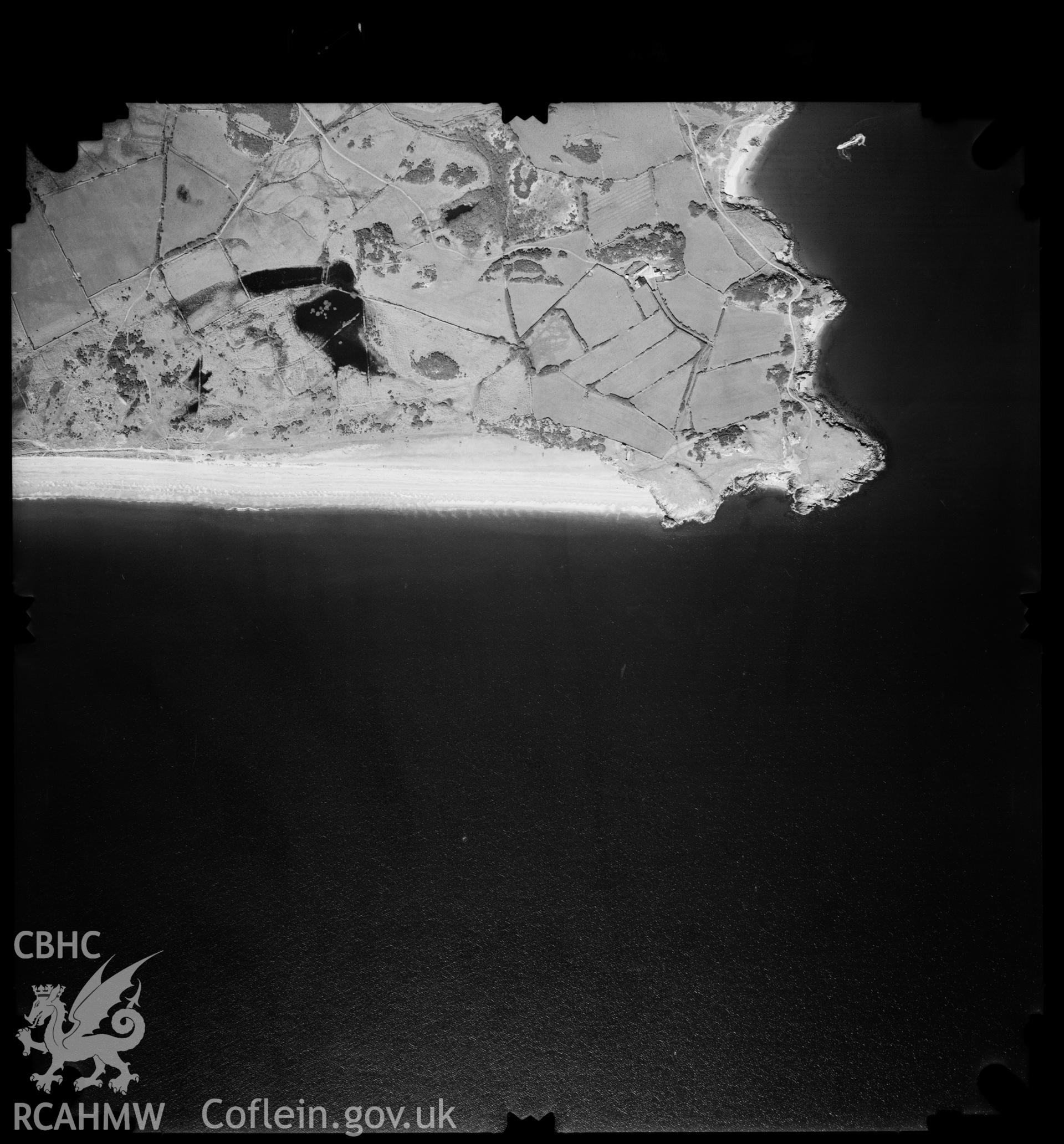 Digitized copy of an aerial photograph showing the South Lleyn area, taken by Ordnance Survey, 2000.