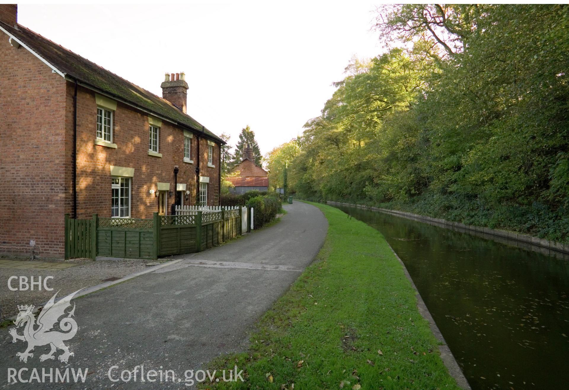 RCAHMW digital photographic survey of Aqueduct Cottages, Llangollen Canal, by Iain Wright, 31/10/2006.