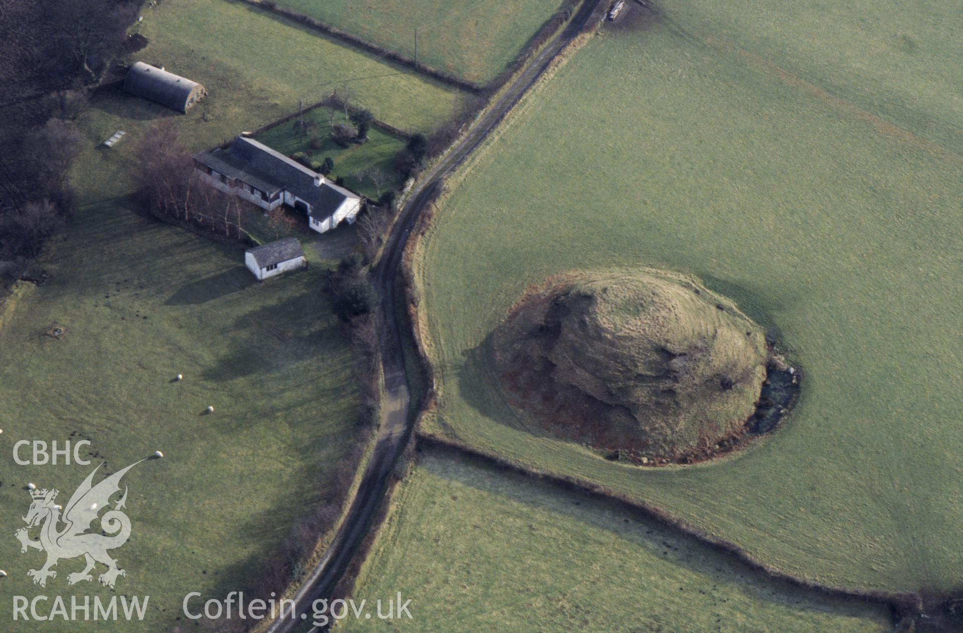 RCAHMW colour oblique aerial photograph of Tomen Cefncoch Motte taken on 30/01/1995 by C.R. Musson