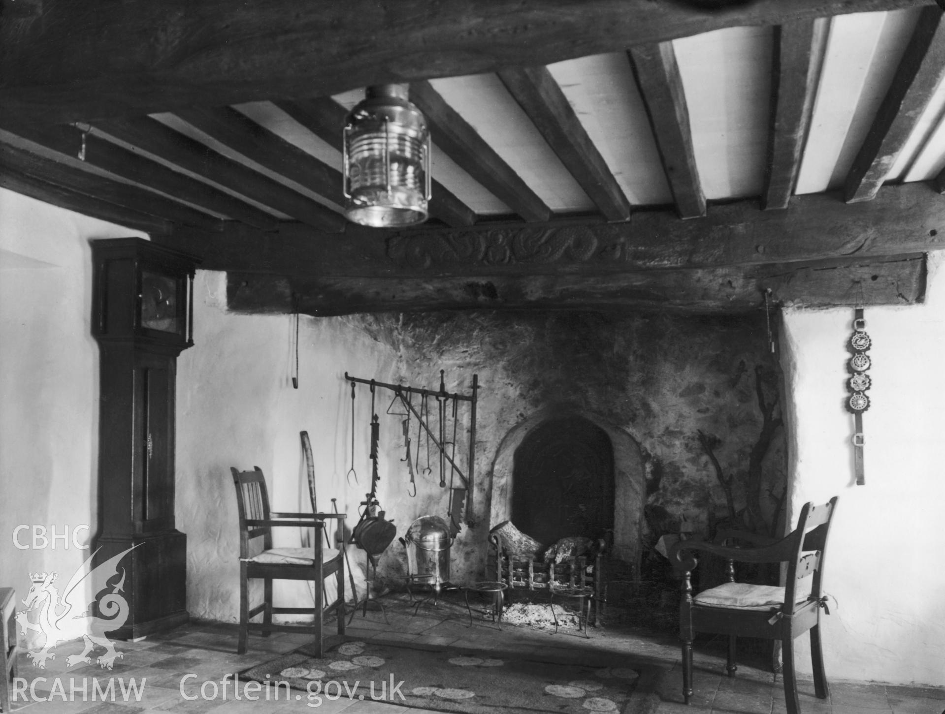 Interior view of Pant Glas Uchaf taken by Mrs B. Mason around 1951.