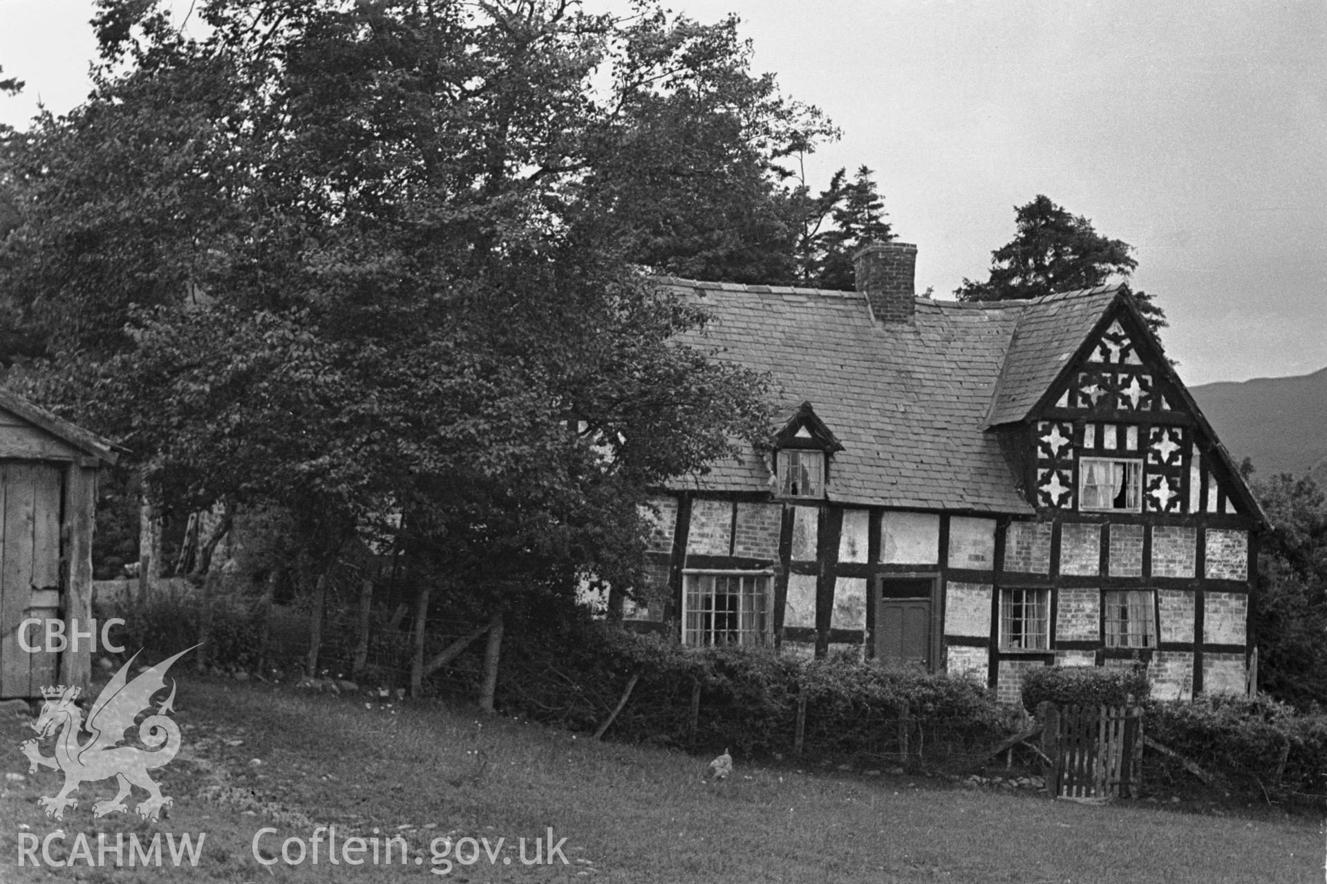 Esgairgeiliog, Mochdre;  black and white photograph produced by J.D.K. Lloyd, 1946