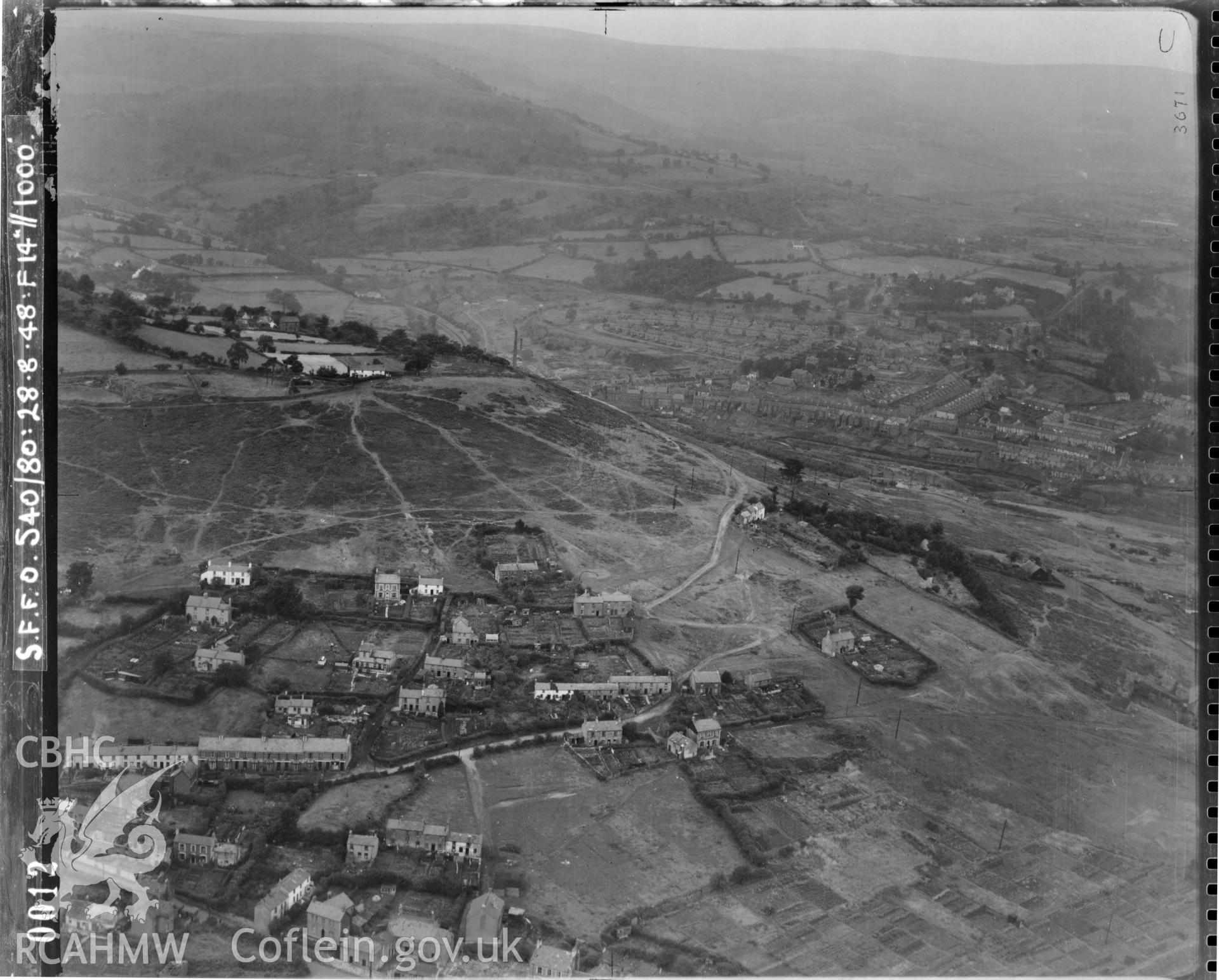 Black and white aerial photograph centred on Pontypool taken by the RAF on 28/08/1948