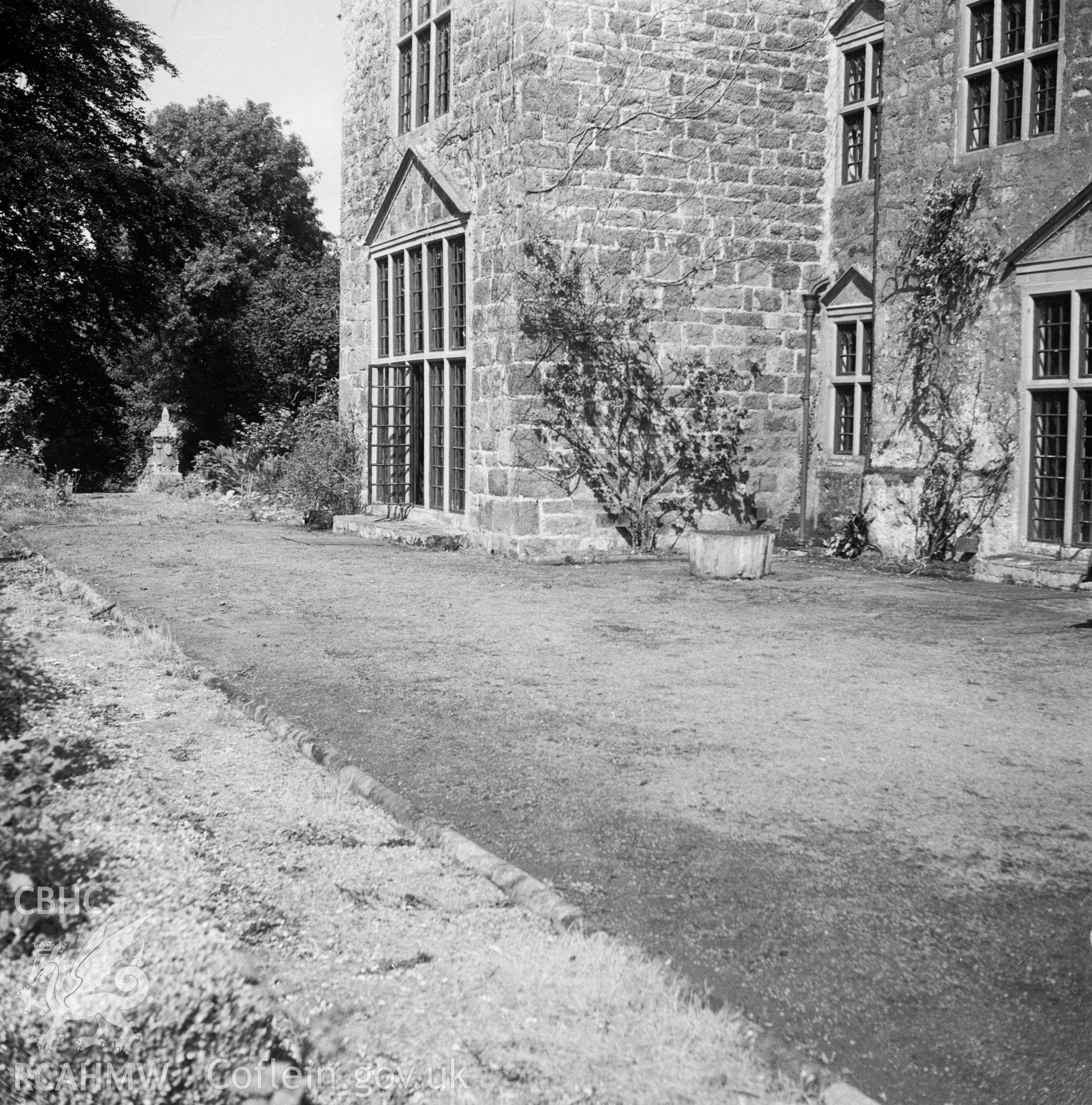 D.O.E. photograph of Plas Coch, Llanddaniel Fab.